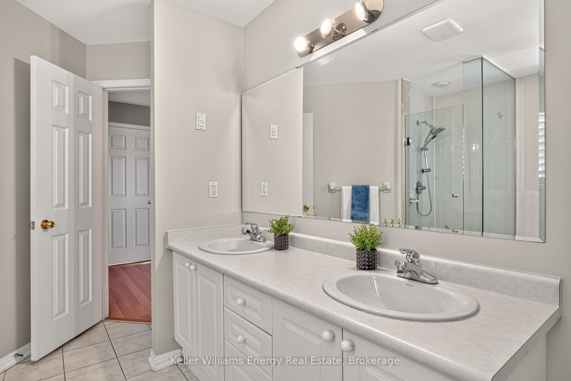 Photo 17 of 4 Holman Court, Whitby, Williamsburg — HOMEH