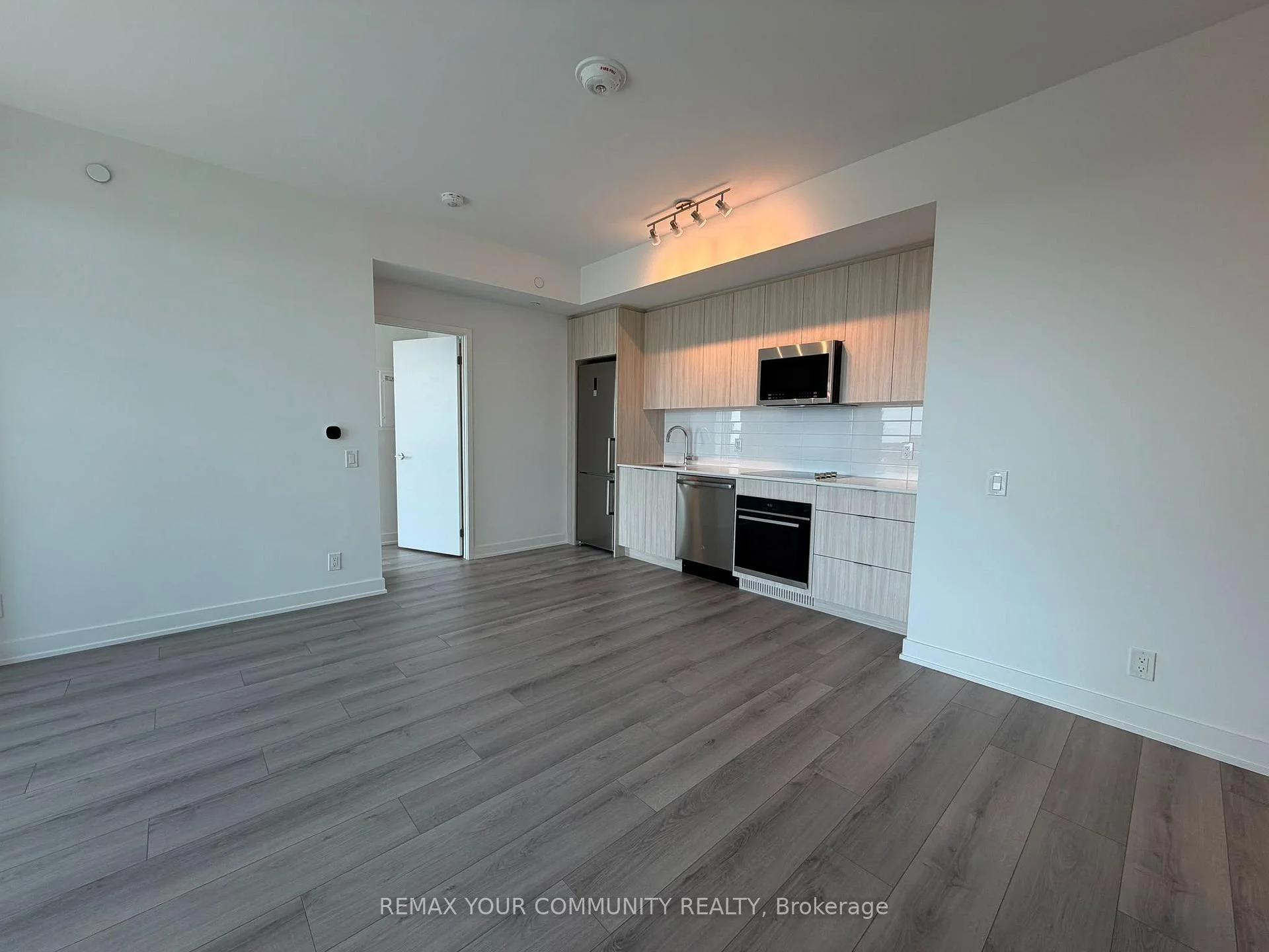 Photo 3 of Unit 707, 20 Deans Drive, Scarborough, Clairlea-Birchmount — HOMEH