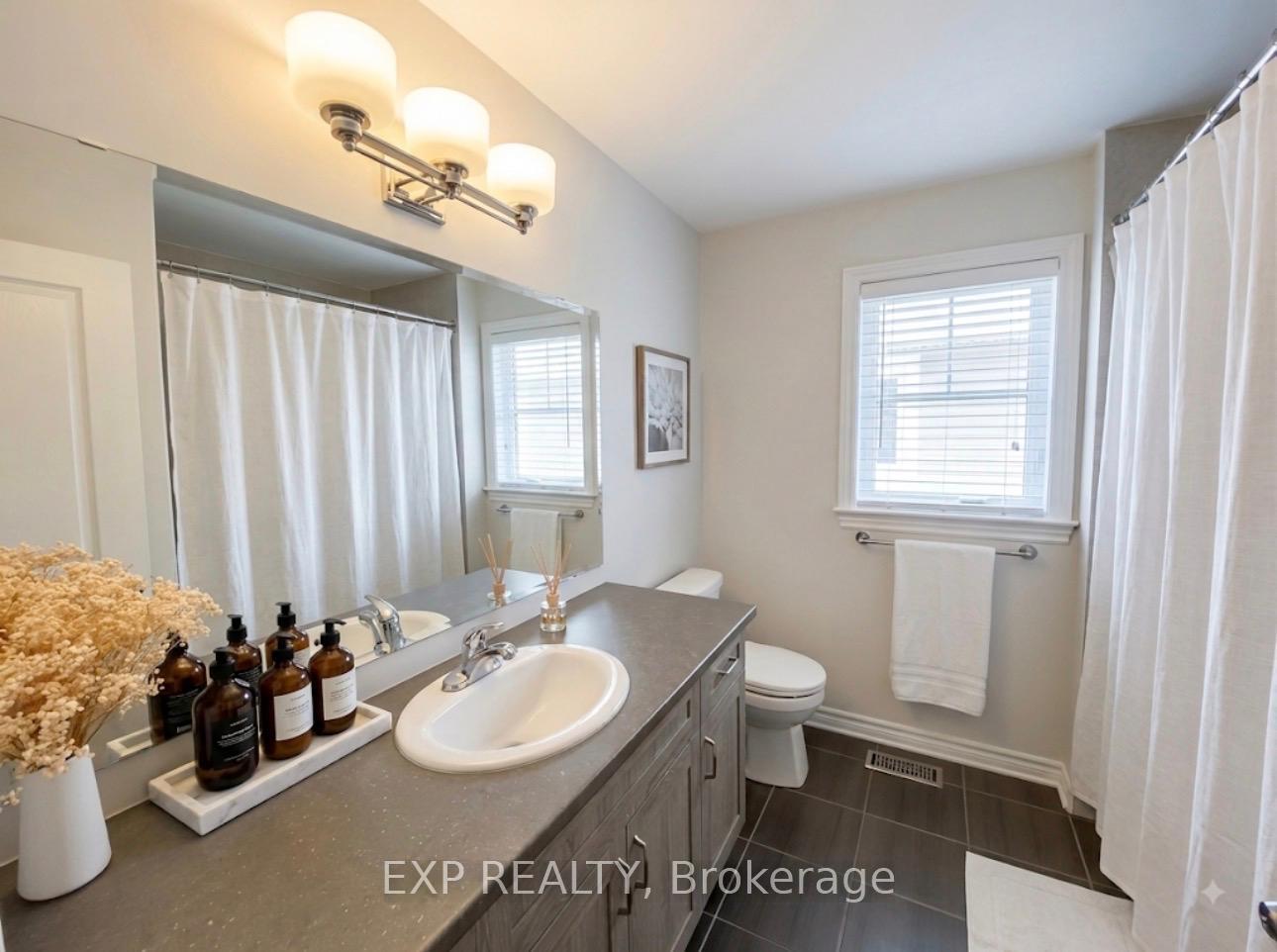 Photo 5 of 237 Brambling Way, Ottawa, Barrhaven - Half Moon Bay — HOMEH