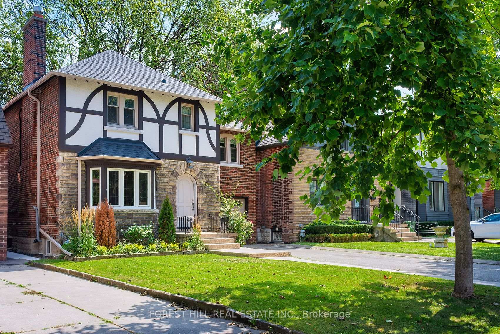 Photo 33 of 17 Fairleigh Crescent, Toronto, Forest Hill North — HOMEH