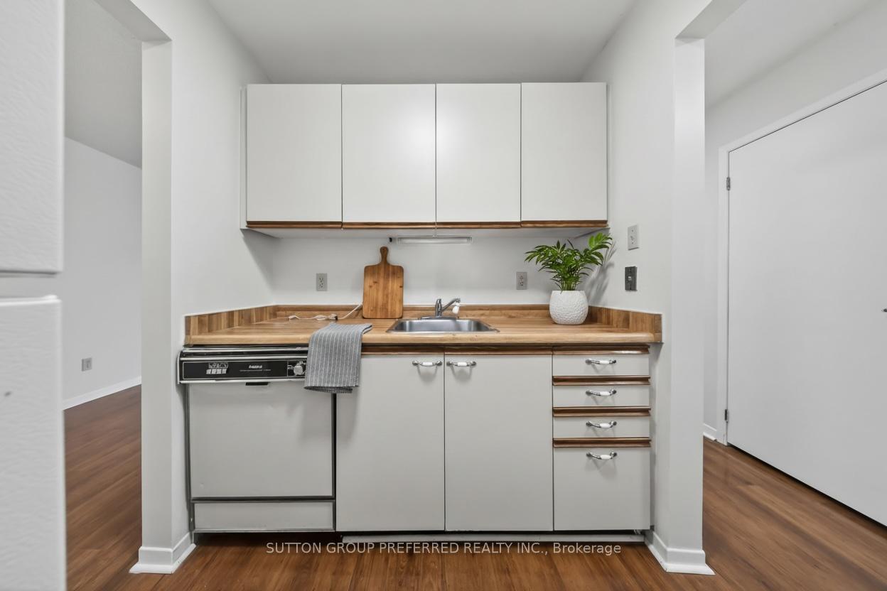 Photo 5 of Unit 52, 136 Conway Drive, London, South X — HOMEH
