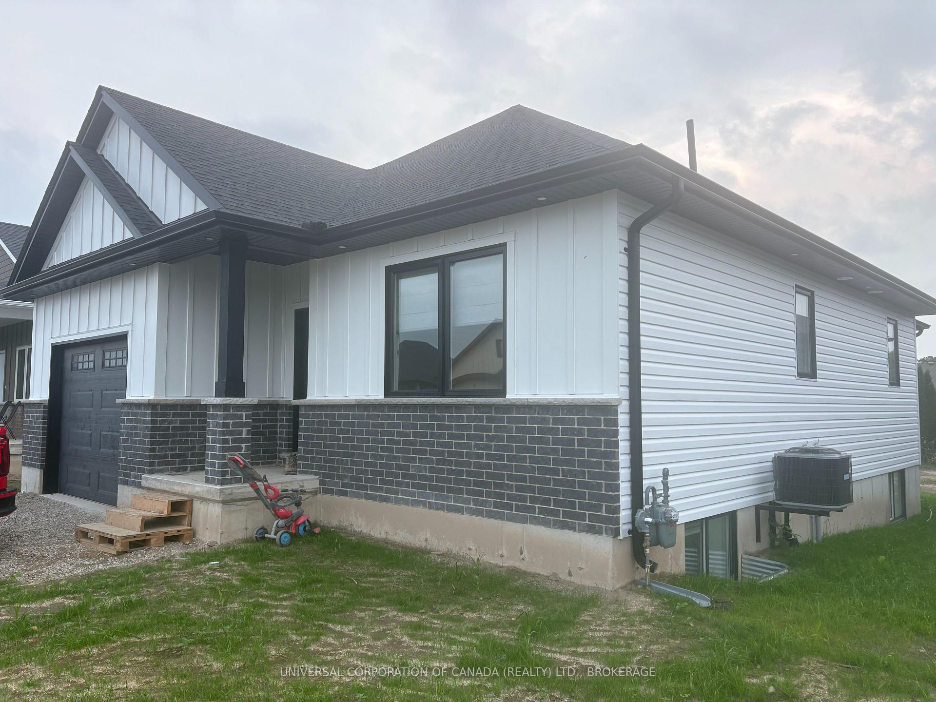 Photo 2 of 63 Rebecca Drive, Aylmer — HOMEH