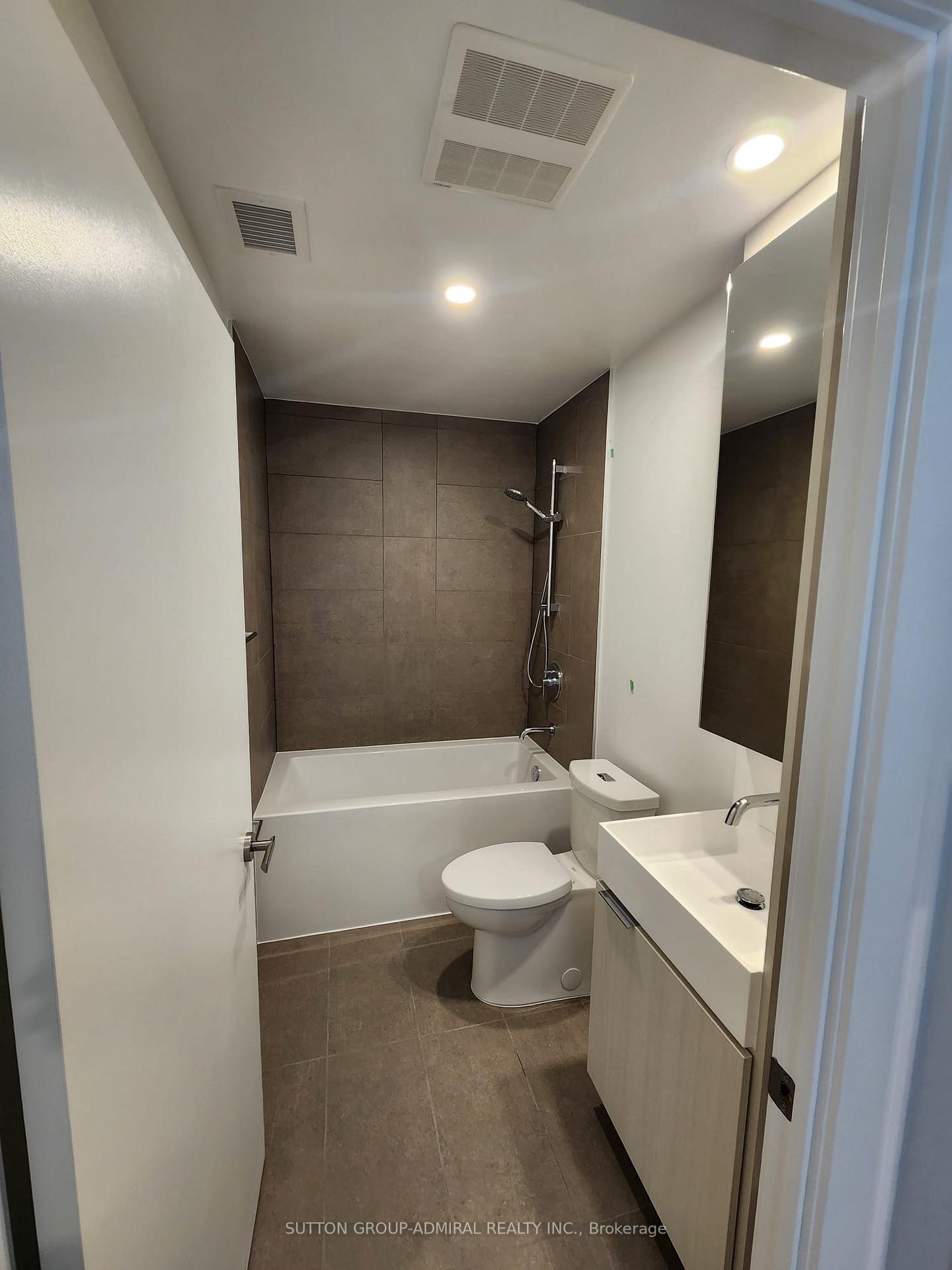 Photo 5 of Unit 2308, 370 Martha Street, Burlington, Brant — HOMEH