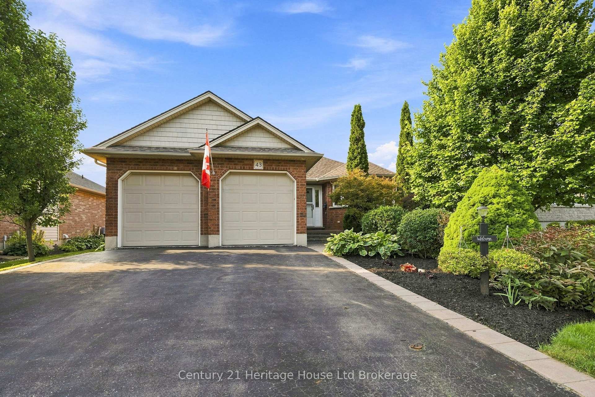 Photo 1 of 43 Beech Boulevard, Tillsonburg — HOMEH