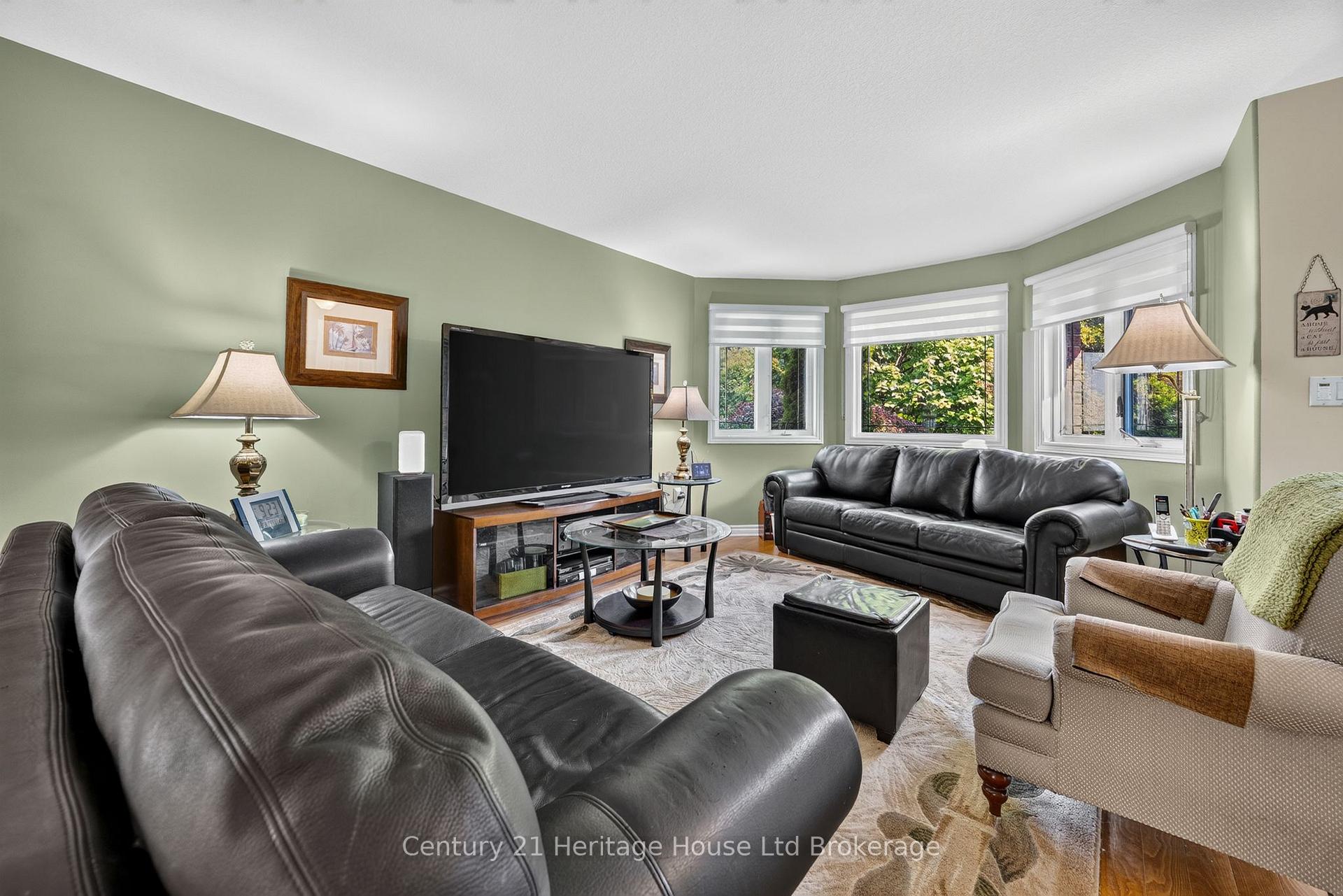 Photo 6 of 43 Beech Boulevard, Tillsonburg — HOMEH