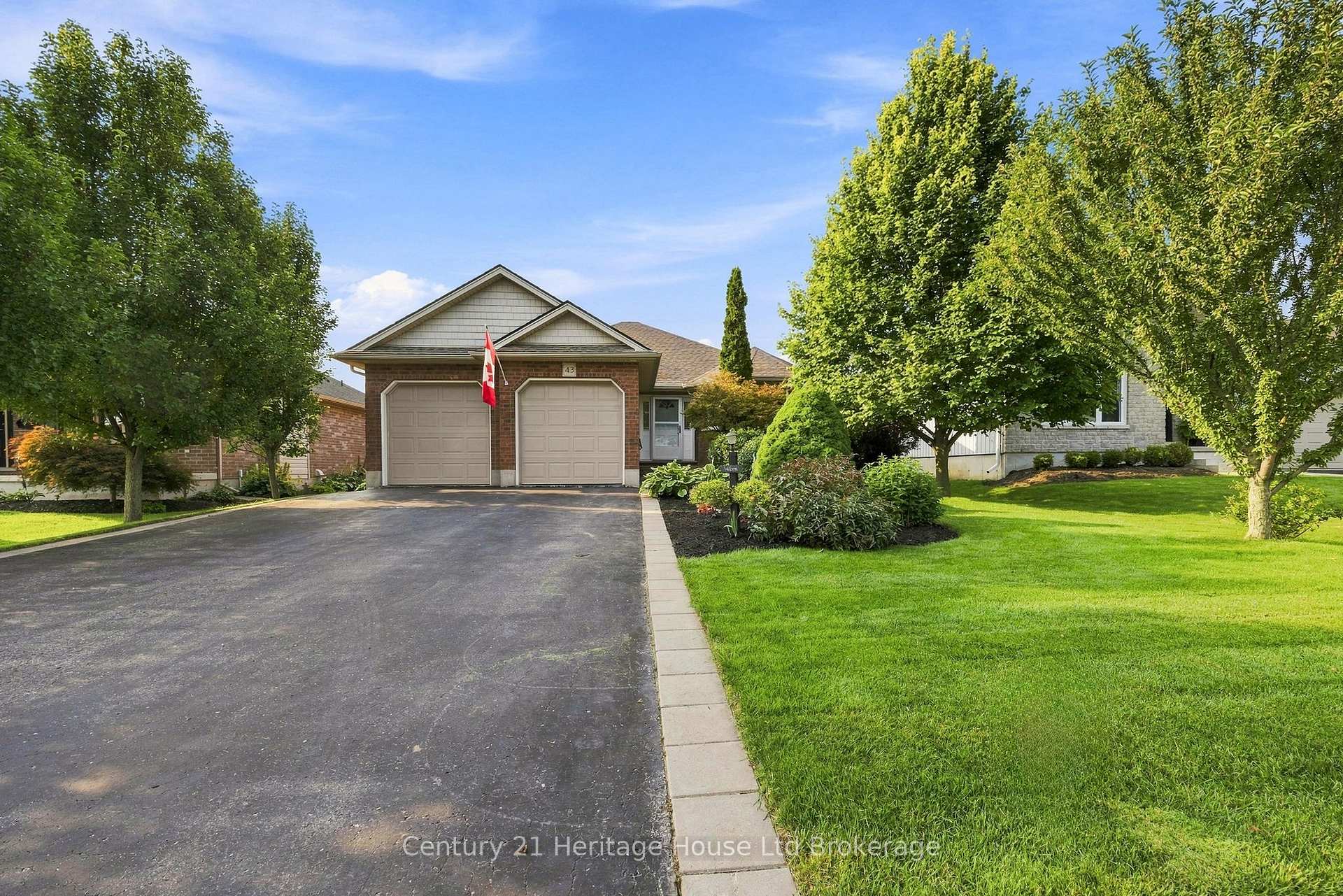 Photo 8 of 43 Beech Boulevard, Tillsonburg — HOMEH