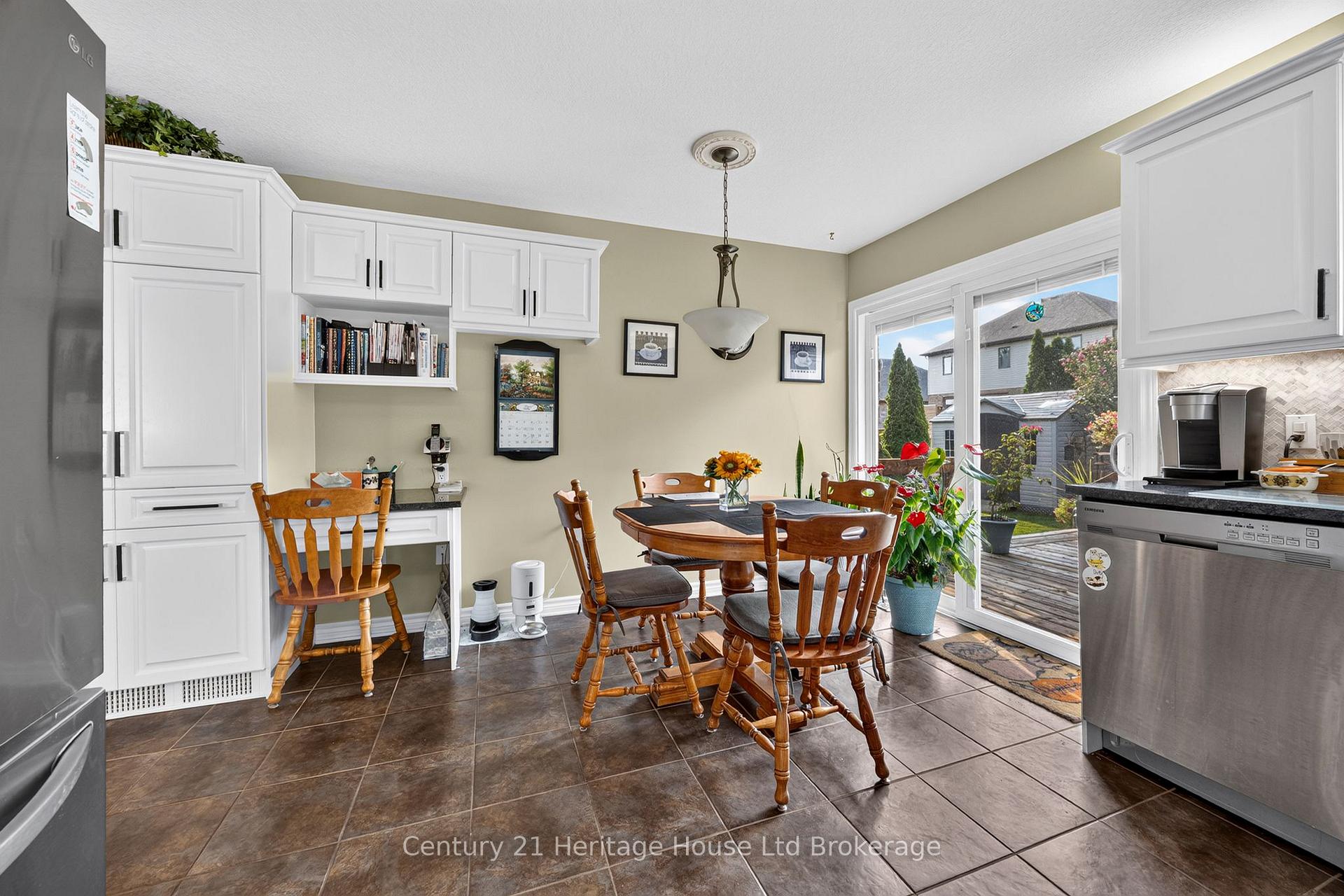 Photo 10 of 43 Beech Boulevard, Tillsonburg — HOMEH