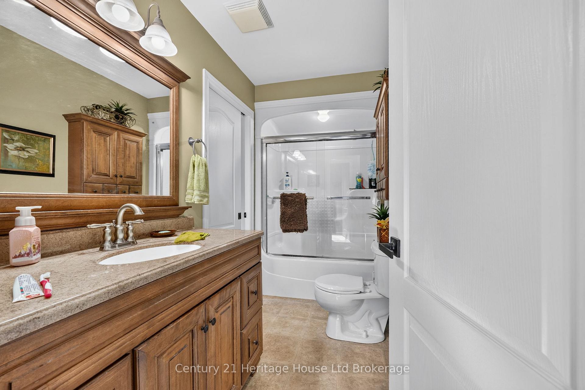 Photo 15 of 43 Beech Boulevard, Tillsonburg — HOMEH
