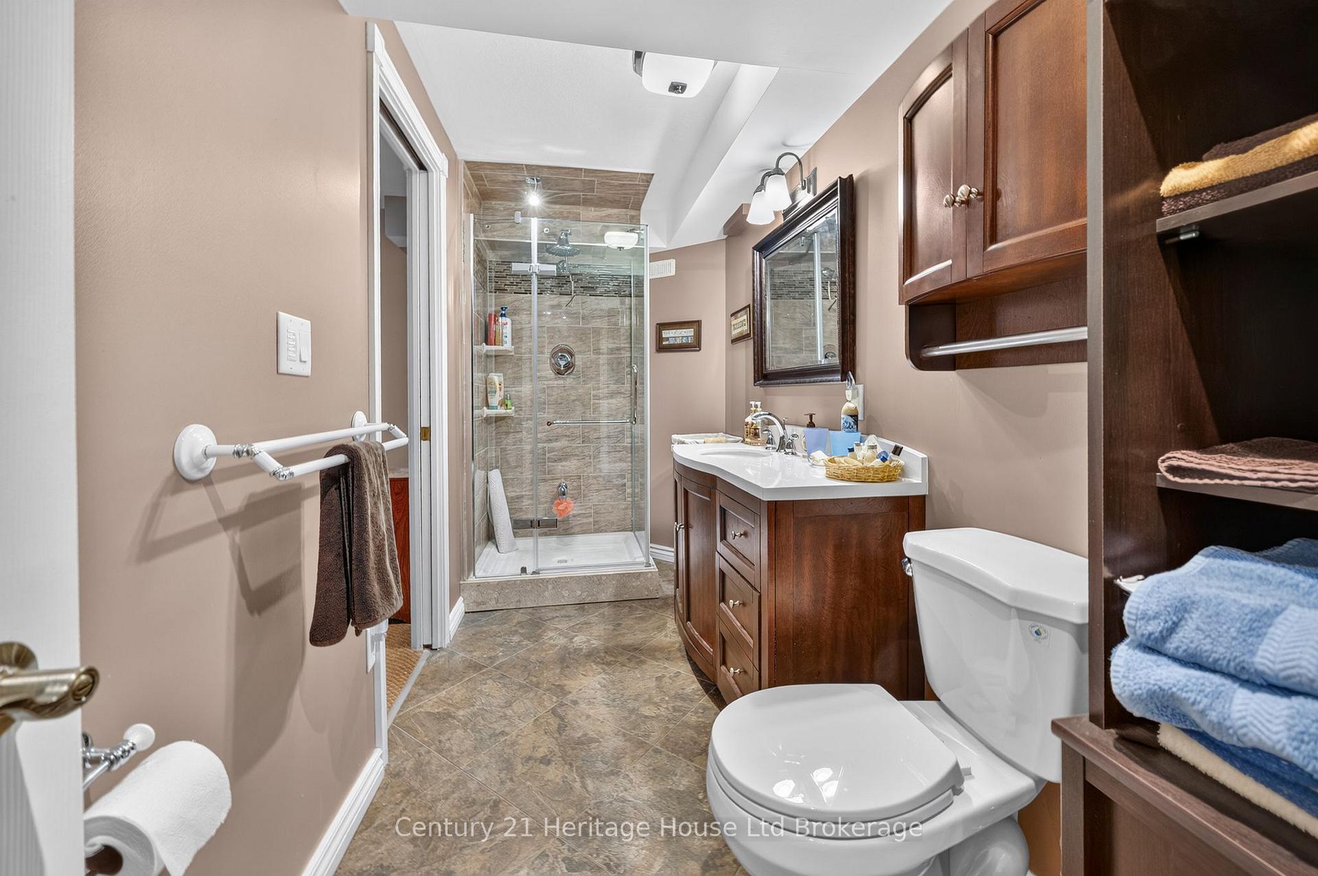 Photo 24 of 43 Beech Boulevard, Tillsonburg — HOMEH