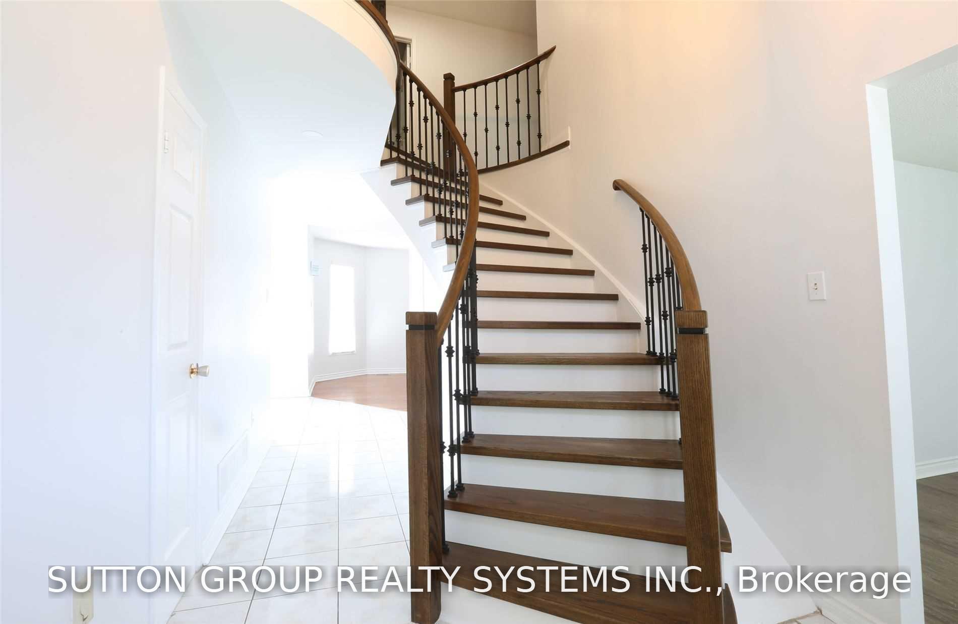 Photo 2 of Unit Upper, 6005 Tenth Line, Mississauga, Lisgar — HOMEH