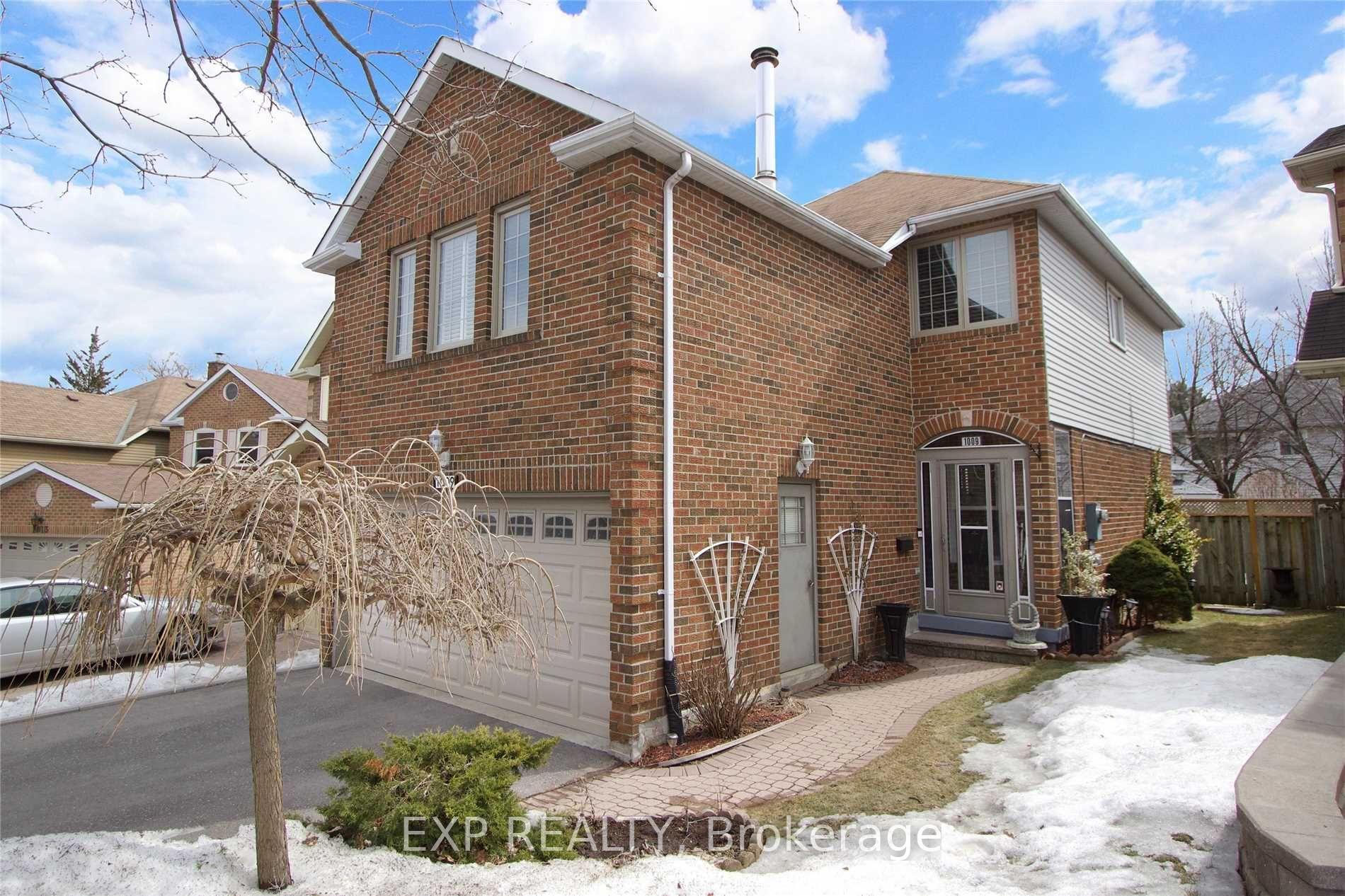 Photo 1 of 1009 Meadowridge Crescent, Pickering, Liverpool — HOMEH