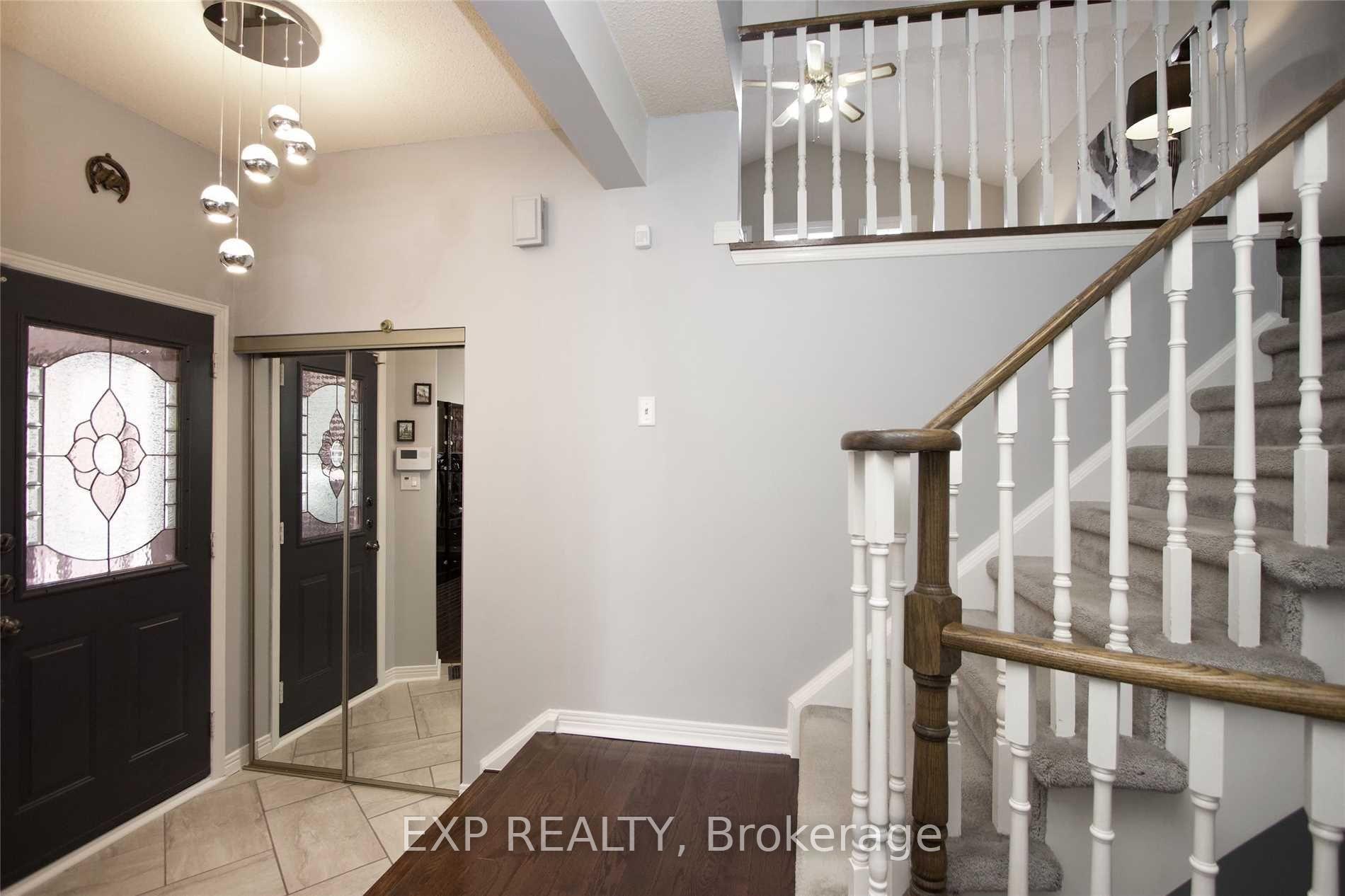 Photo 3 of 1009 Meadowridge Crescent, Pickering, Liverpool — HOMEH