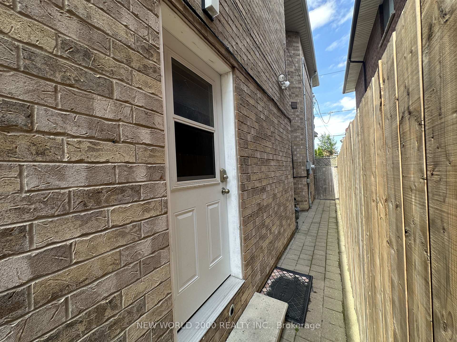 Photo 15 of 27 Lavender Road, Toronto, Keelesdale-Eglinton West — HOMEH