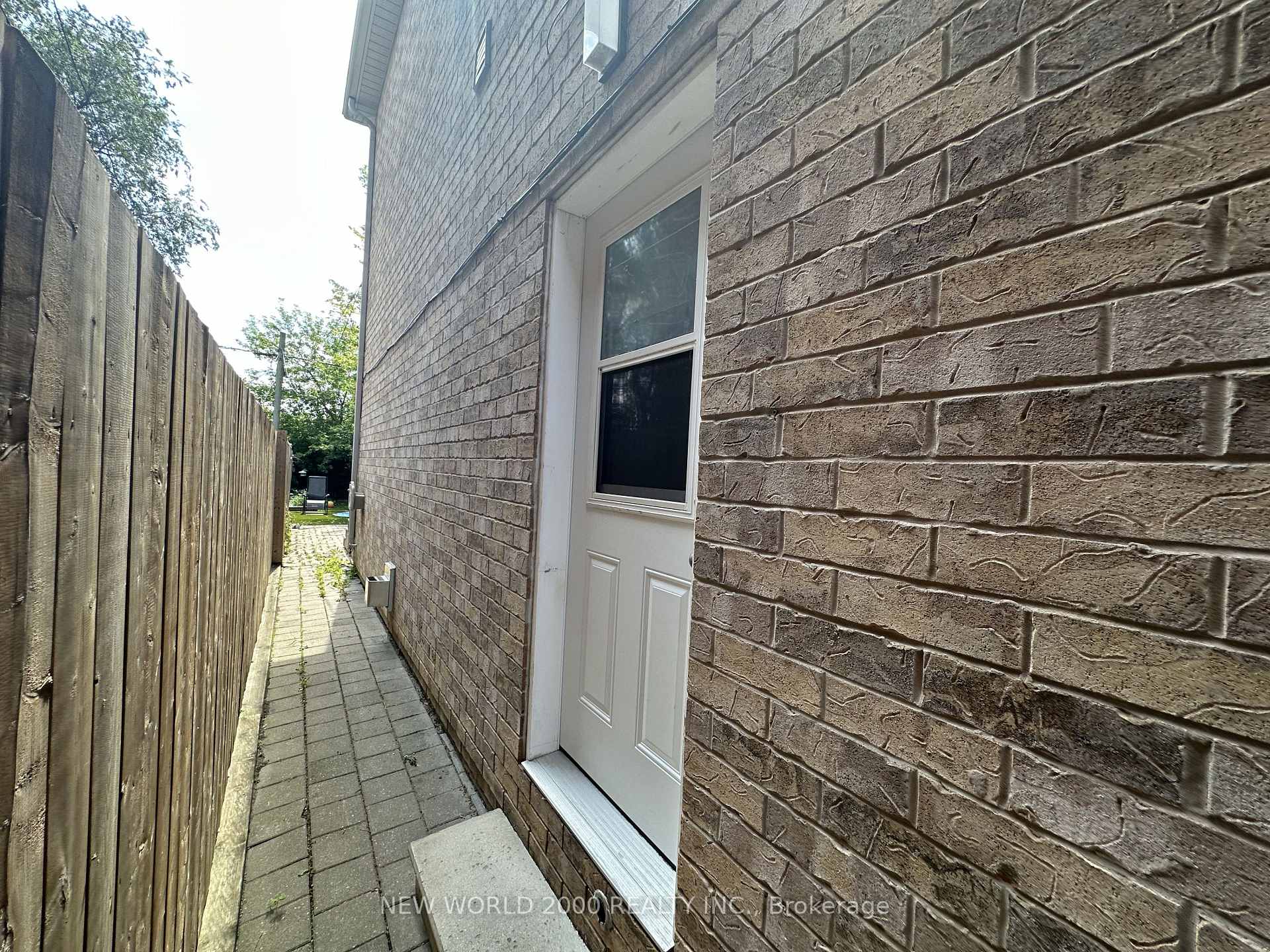 Photo 16 of 27 Lavender Road, Toronto, Keelesdale-Eglinton West — HOMEH