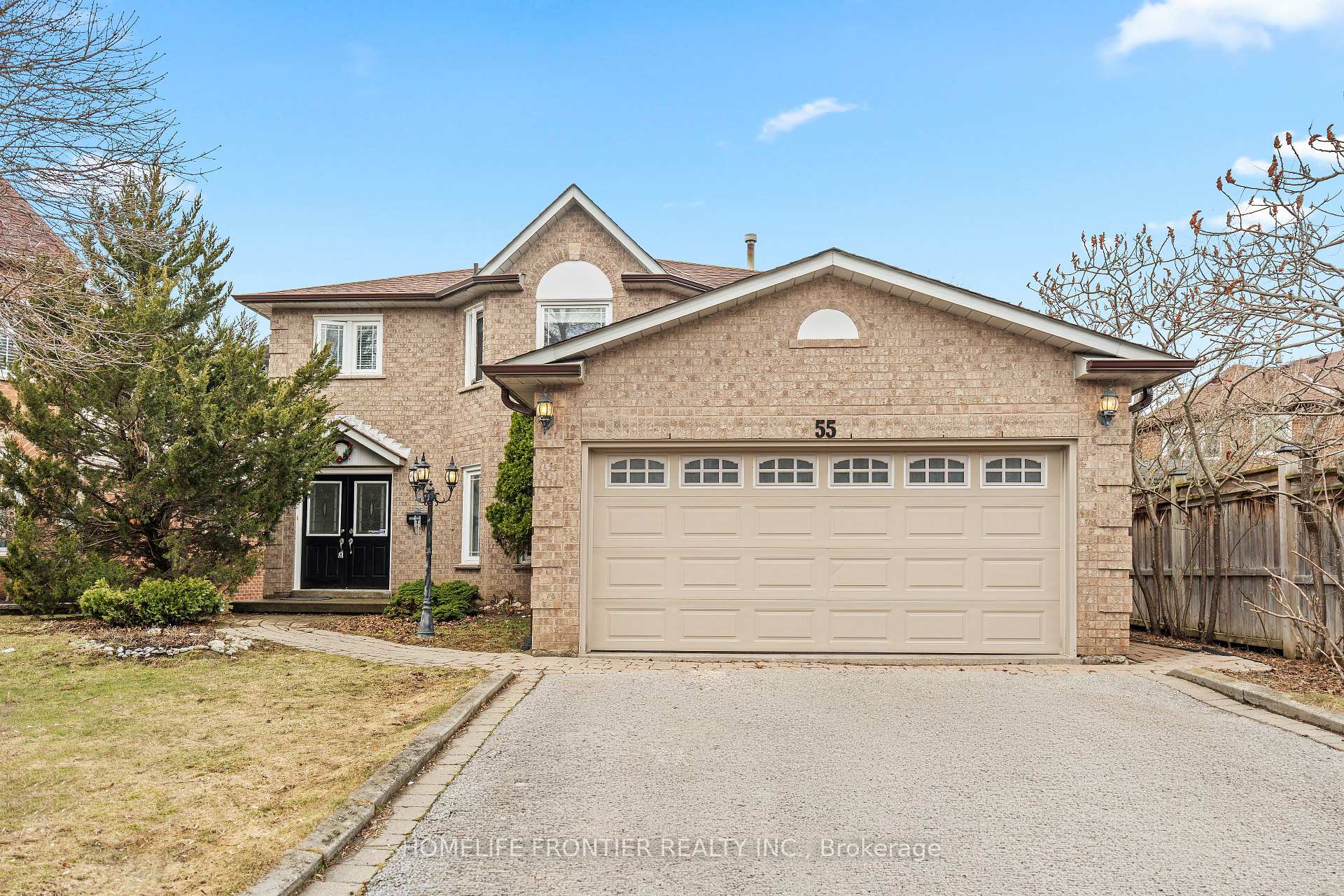 Photo 2 of 55 Attridge Drive, Aurora, Aurora Village — HOMEH