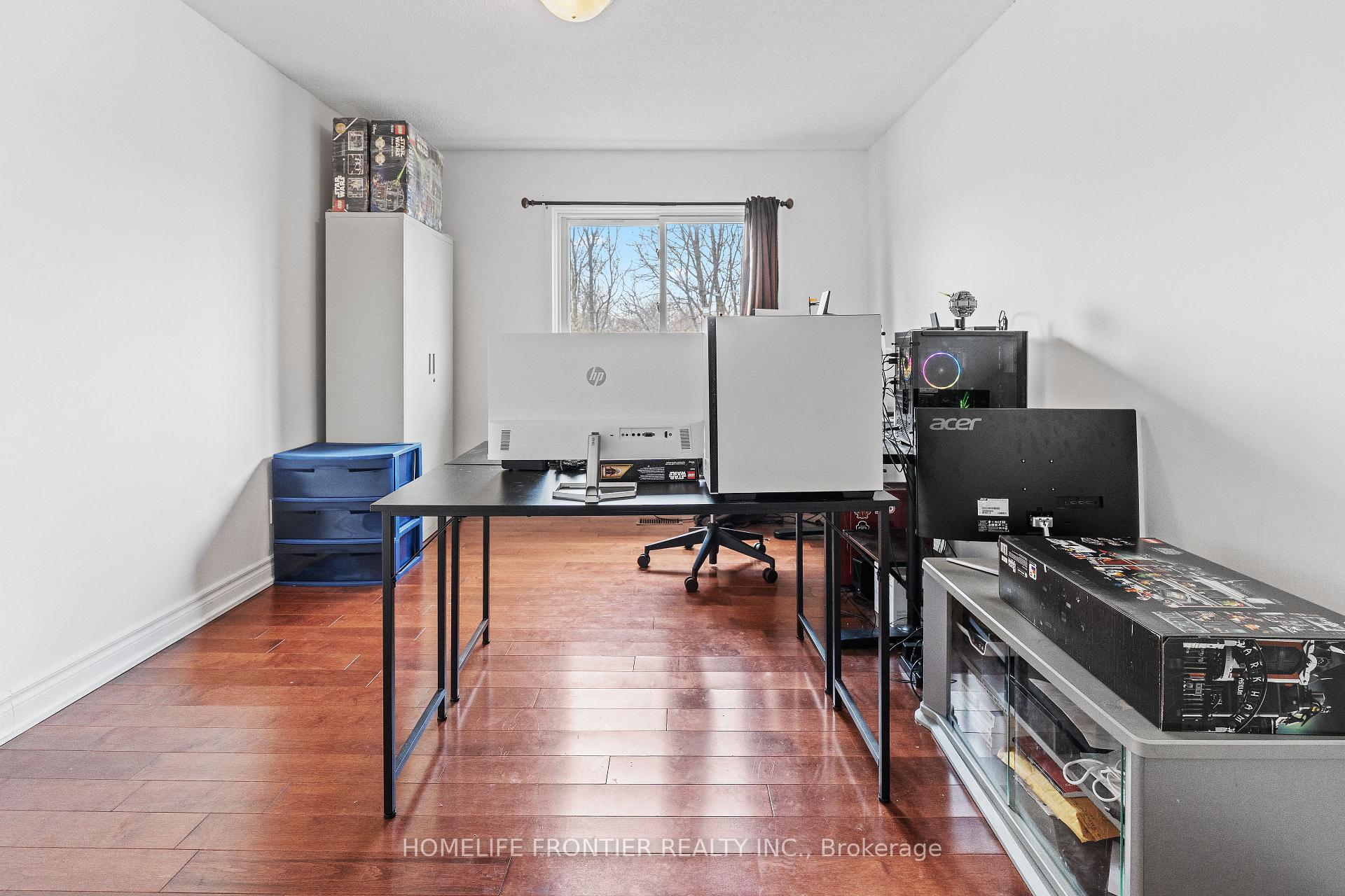 Photo 16 of 55 Attridge Drive, Aurora, Aurora Village — HOMEH