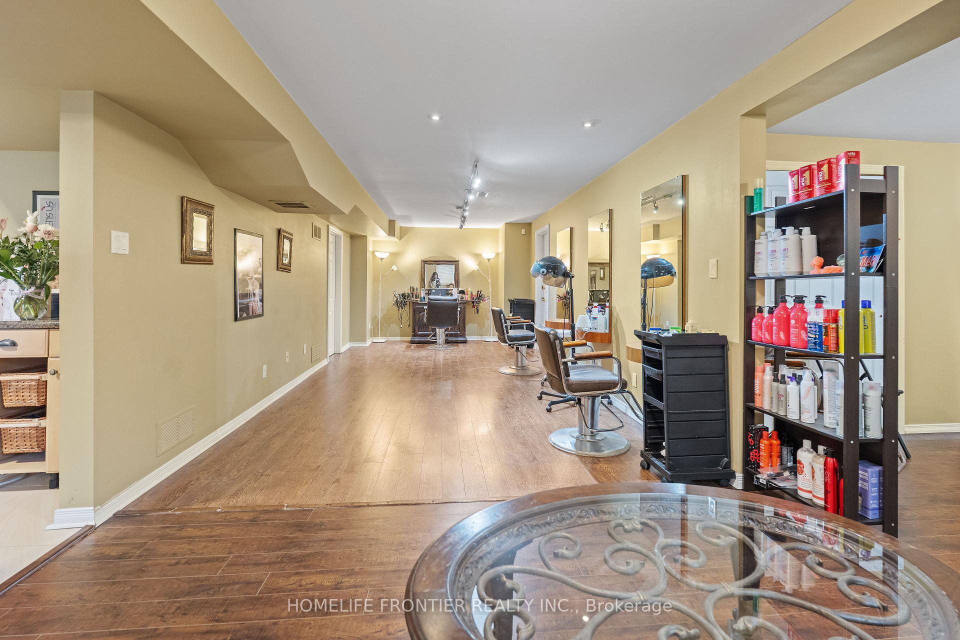 Photo 18 of 55 Attridge Drive, Aurora, Aurora Village — HOMEH
