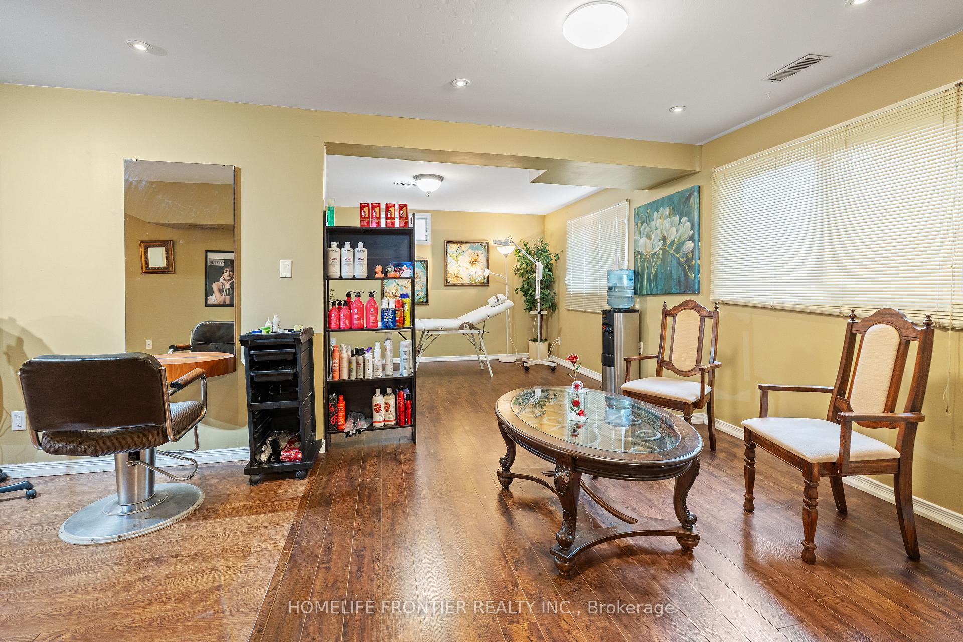 Photo 19 of 55 Attridge Drive, Aurora, Aurora Village — HOMEH