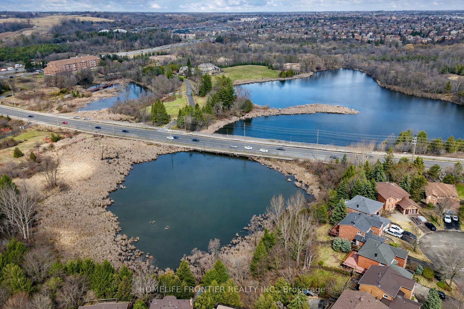 Photo 23 of 55 Attridge Drive, Aurora, Aurora Village — HOMEH