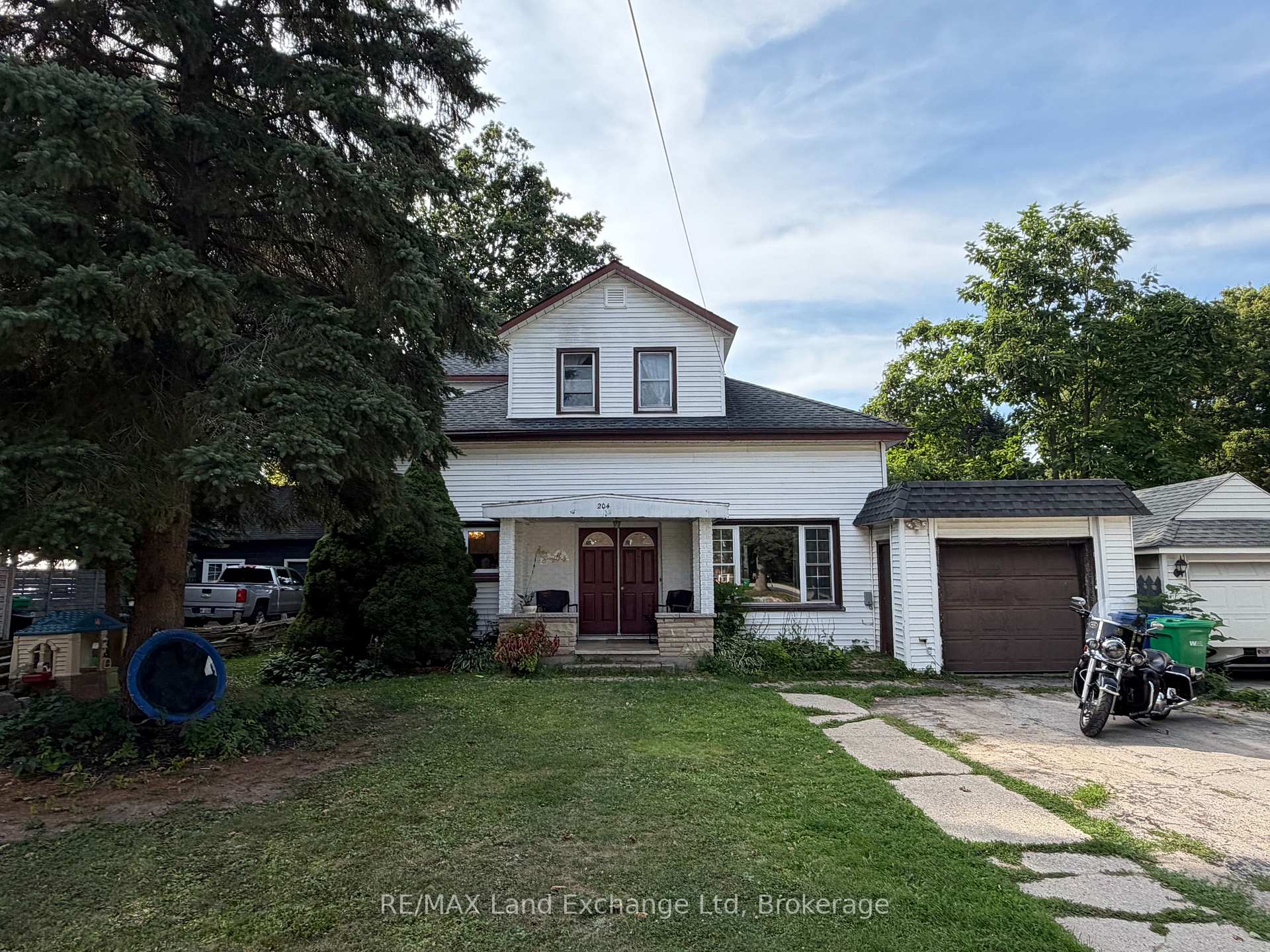 Photo 1 of 204 Minnie Street, North Huron, Wingham — HOMEH