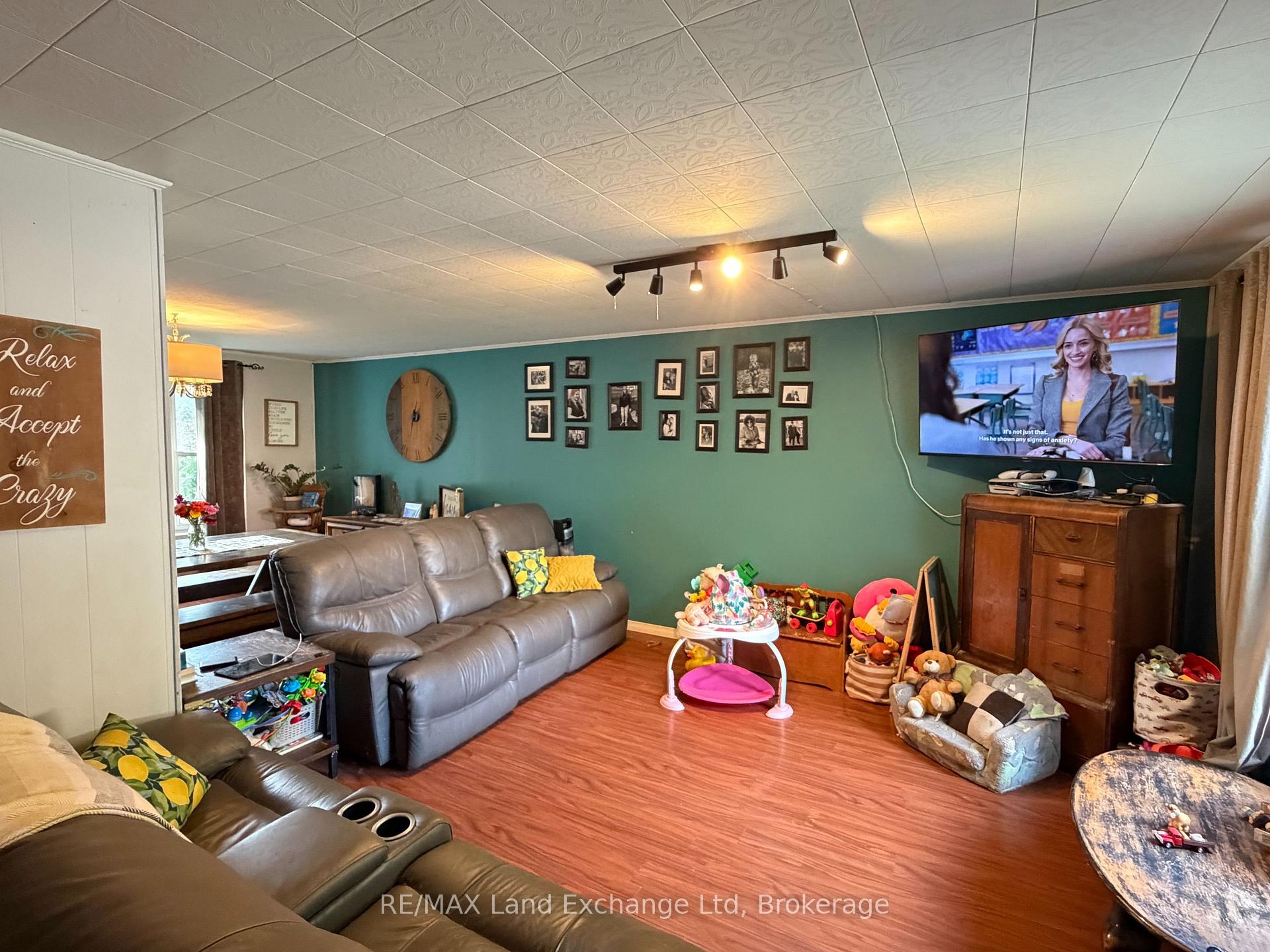 Photo 4 of 204 Minnie Street, North Huron, Wingham — HOMEH