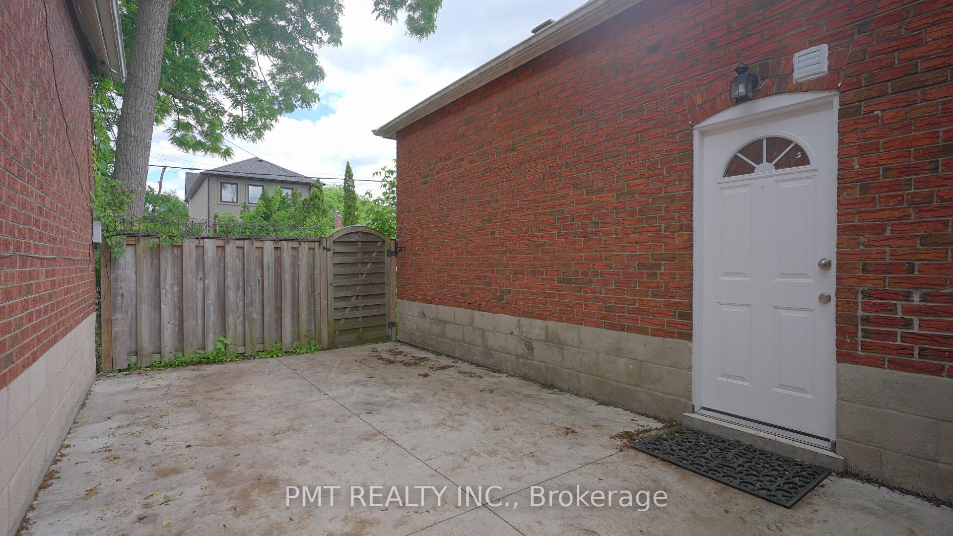 Photo 21 of Unit Lower, 881 Coxwell Avenue, Toronto, Danforth Village-East York — HOMEH