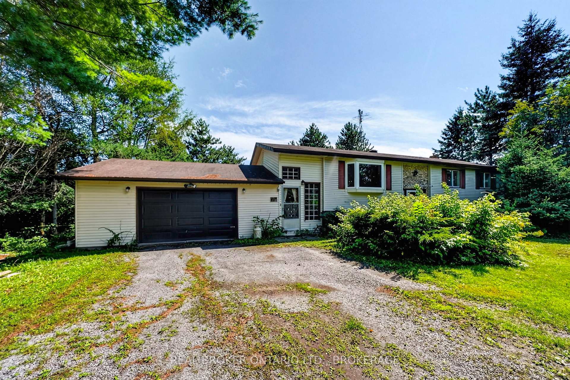 Front of 15380 North Lunenburg Road W