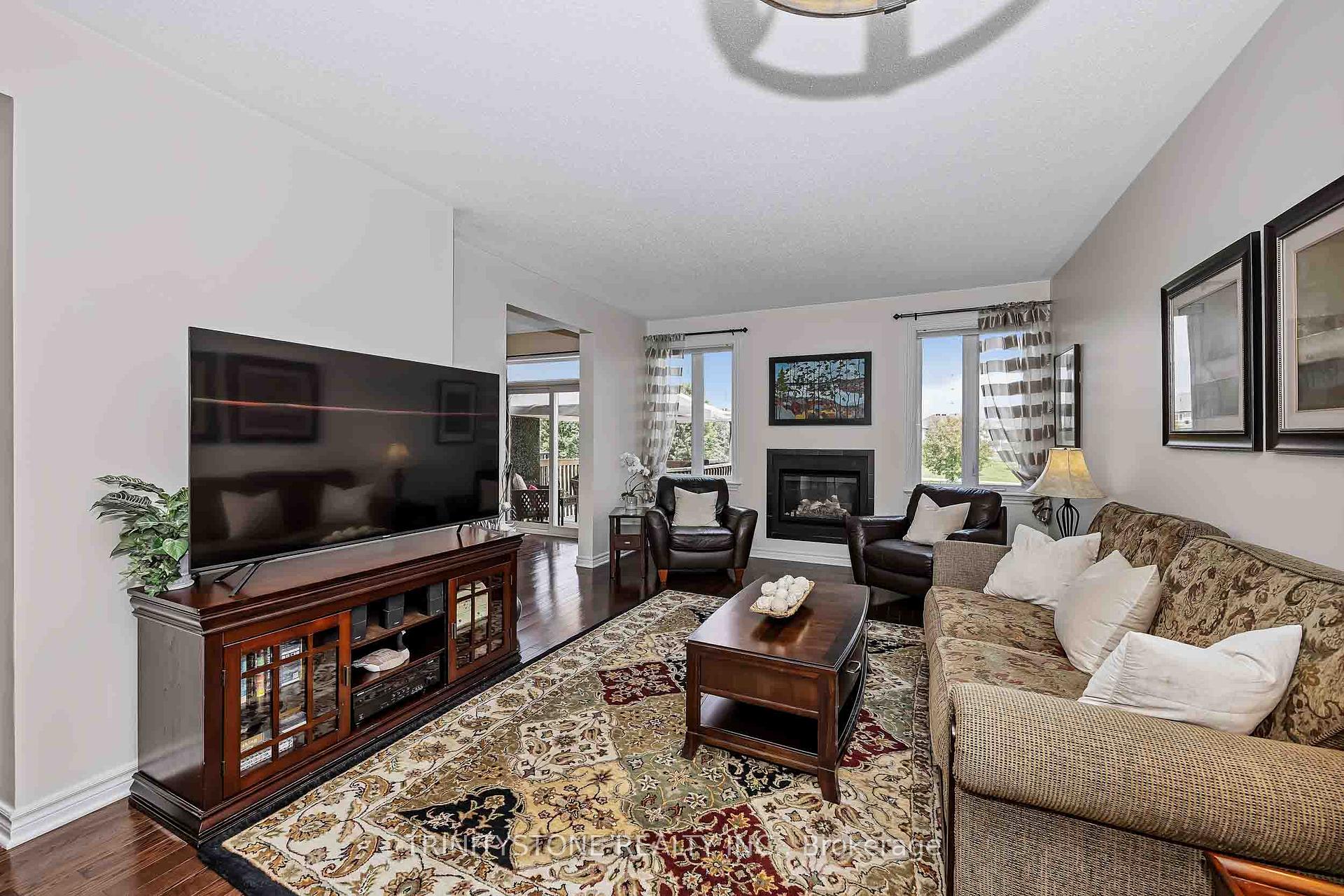 Photo 12 of 1114 Northgraves Crescent, Ottawa, Kanata - Emerald Meadows/Trailwest — HOMEH