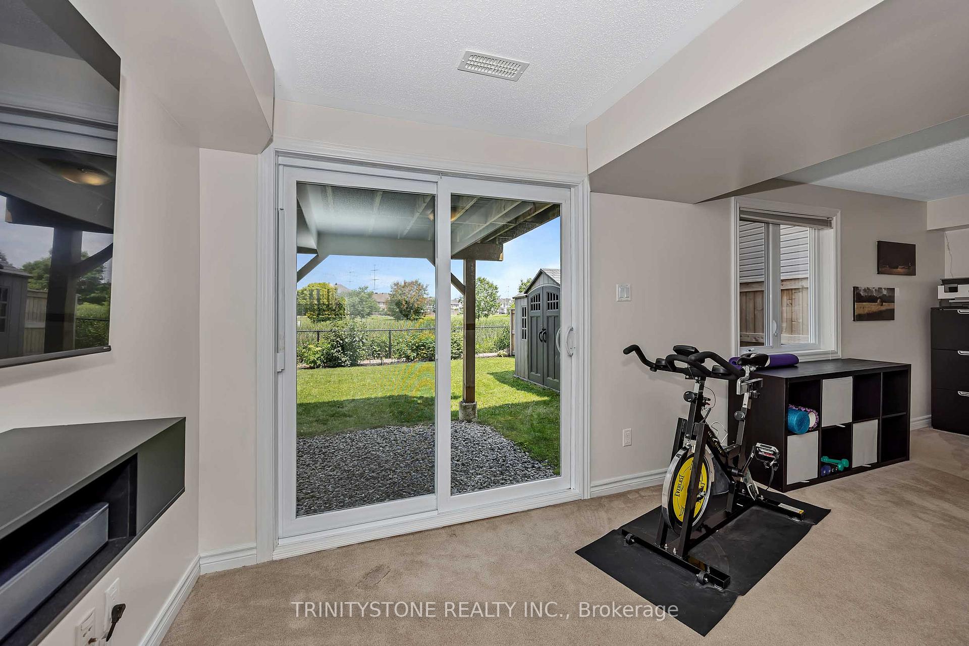 Photo 5 of 1114 Northgraves Crescent, Ottawa, Kanata - Emerald Meadows/Trailwest — HOMEH