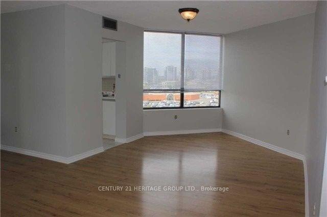 Photo 4 of Unit 1003, 7460 Bathurst Street, Vaughan, Brownridge — HOMEH