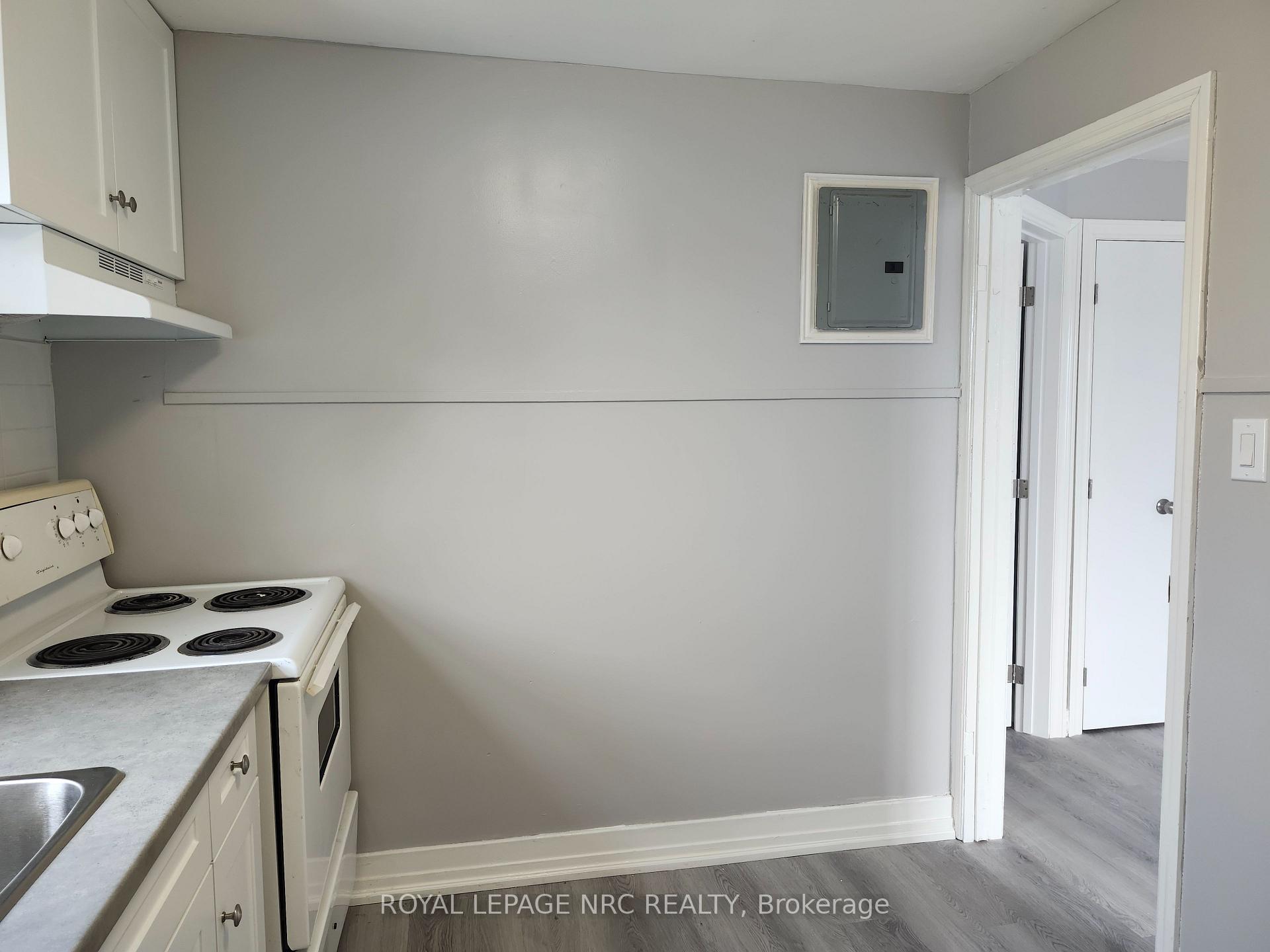 Photo 7 of Unit 1, 476 East Main Street, Welland, Welland Downtown — HOMEH