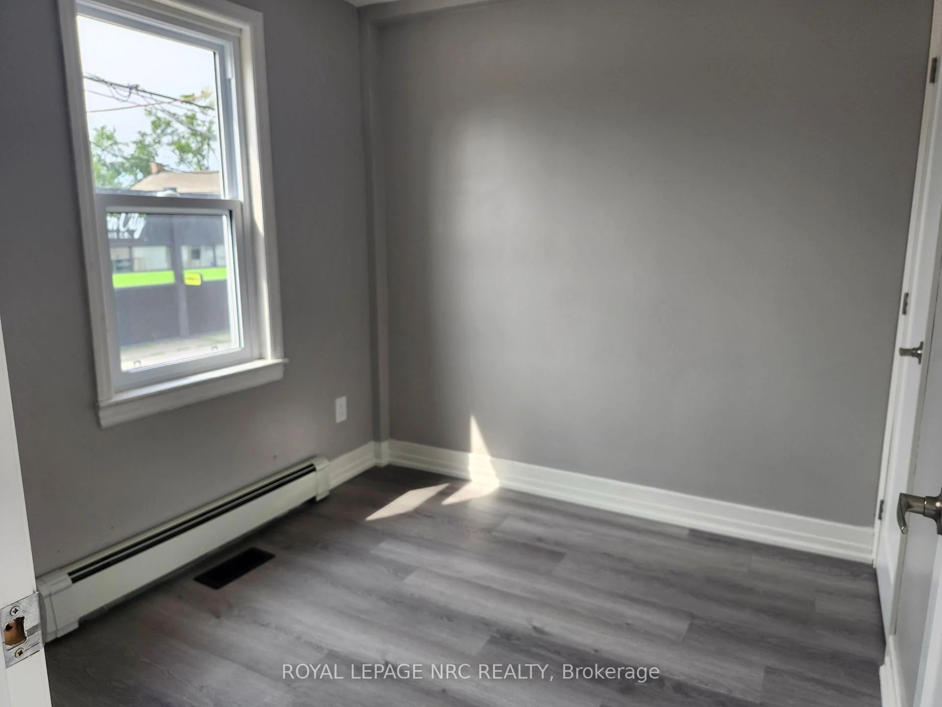 Photo 16 of Unit 1, 476 East Main Street, Welland, Welland Downtown — HOMEH