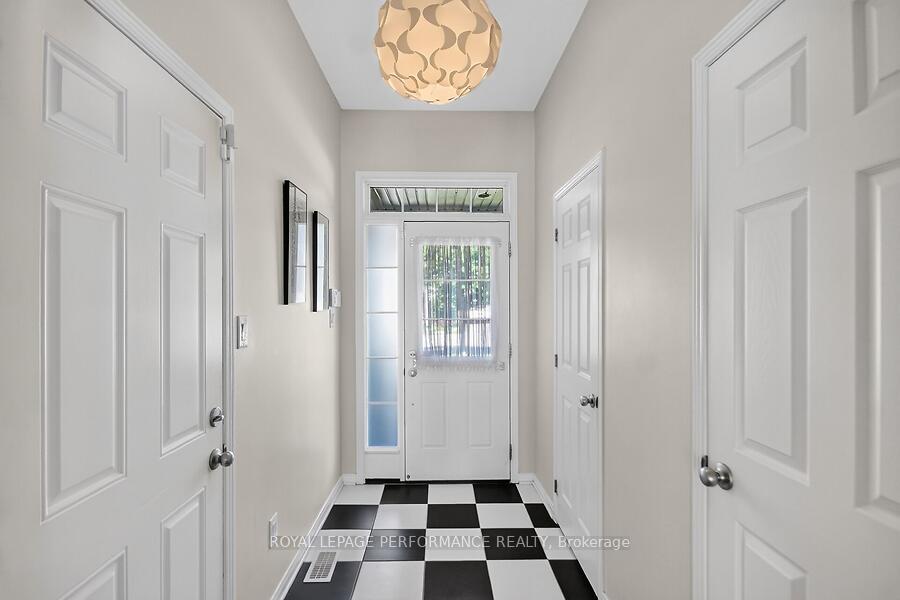 Photo 3 of 172 Laramie Crescent, Ottawa, Barrhaven - Stonebridge — HOMEH