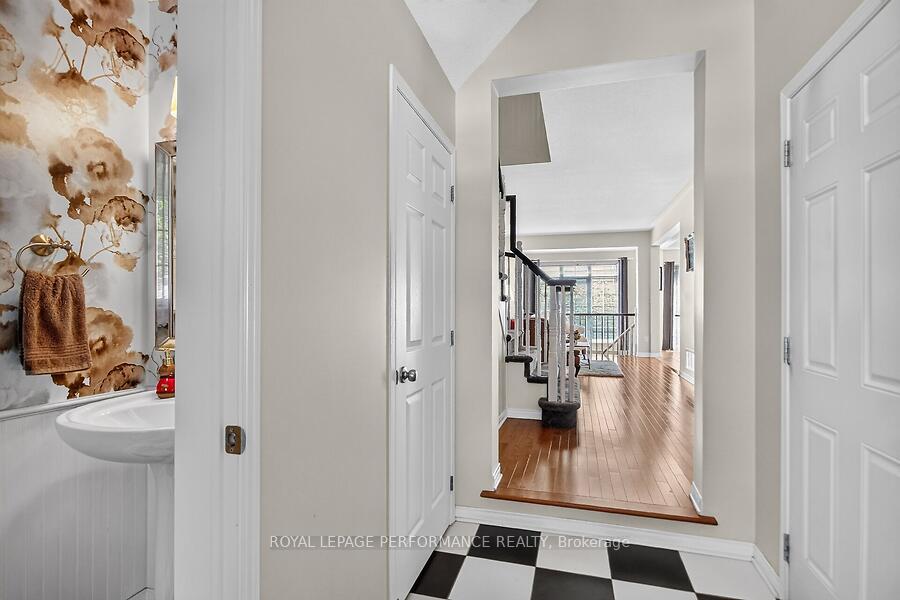Photo 4 of 172 Laramie Crescent, Ottawa, Barrhaven - Stonebridge — HOMEH