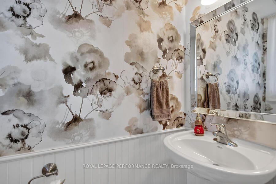 Photo 5 of 172 Laramie Crescent, Ottawa, Barrhaven - Stonebridge — HOMEH