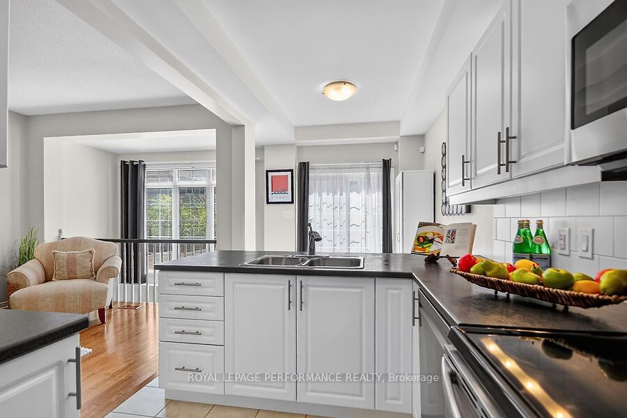 Photo 15 of 172 Laramie Crescent, Ottawa, Barrhaven - Stonebridge — HOMEH