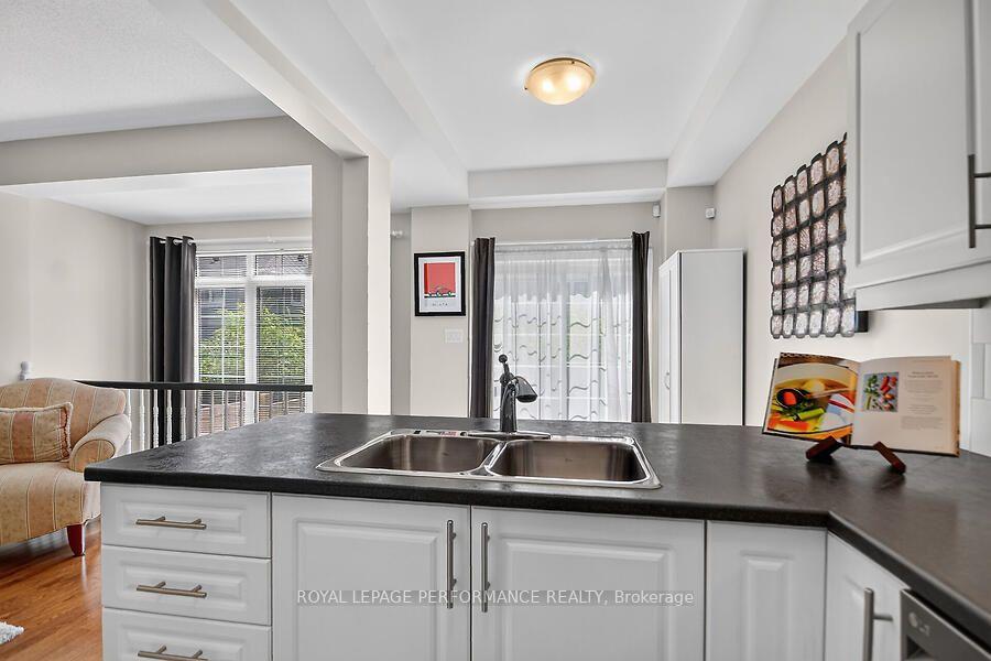 Photo 16 of 172 Laramie Crescent, Ottawa, Barrhaven - Stonebridge — HOMEH