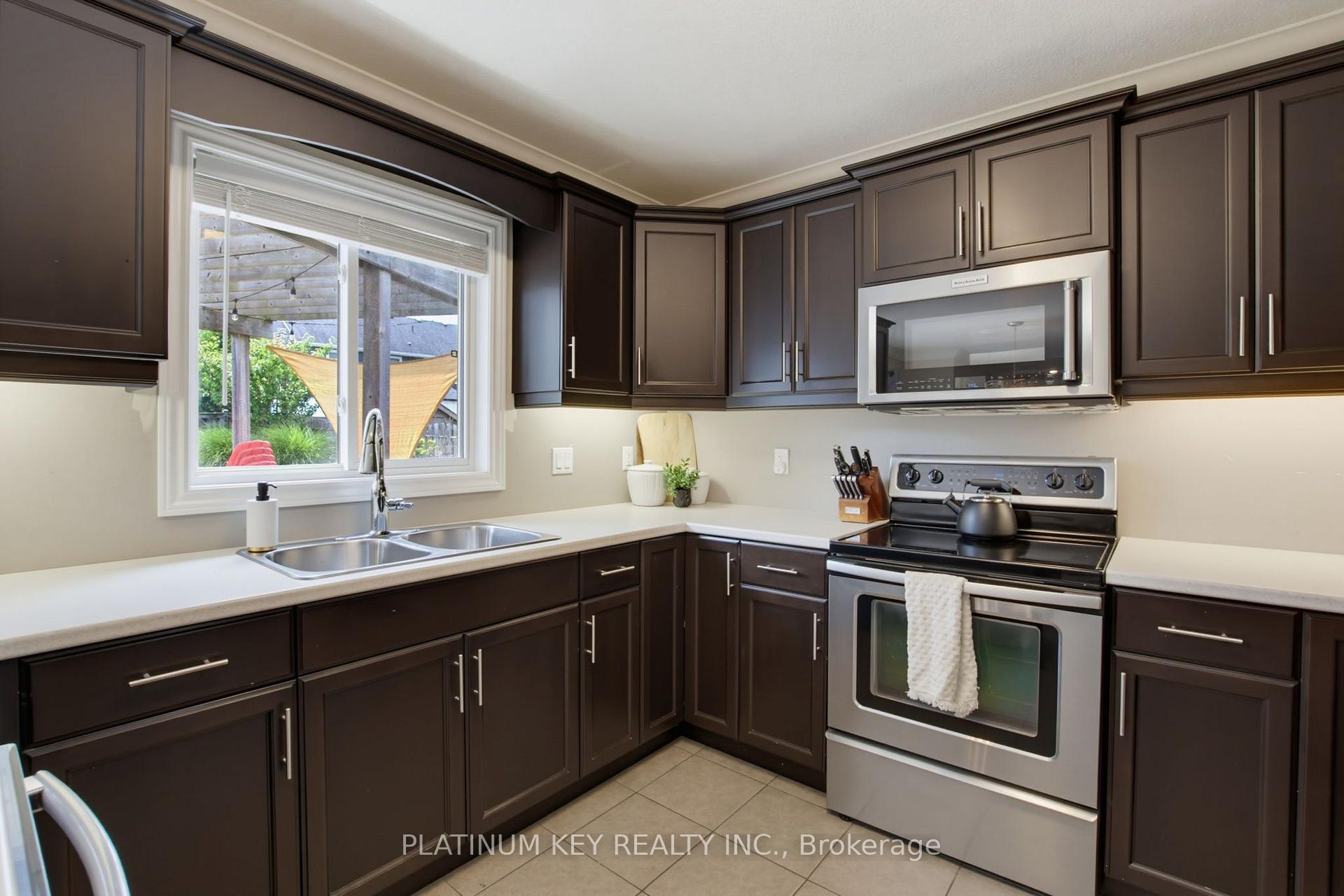 Photo 17 of 114 Jenna Drive, Strathroy-Caradoc, NW — HOMEH
