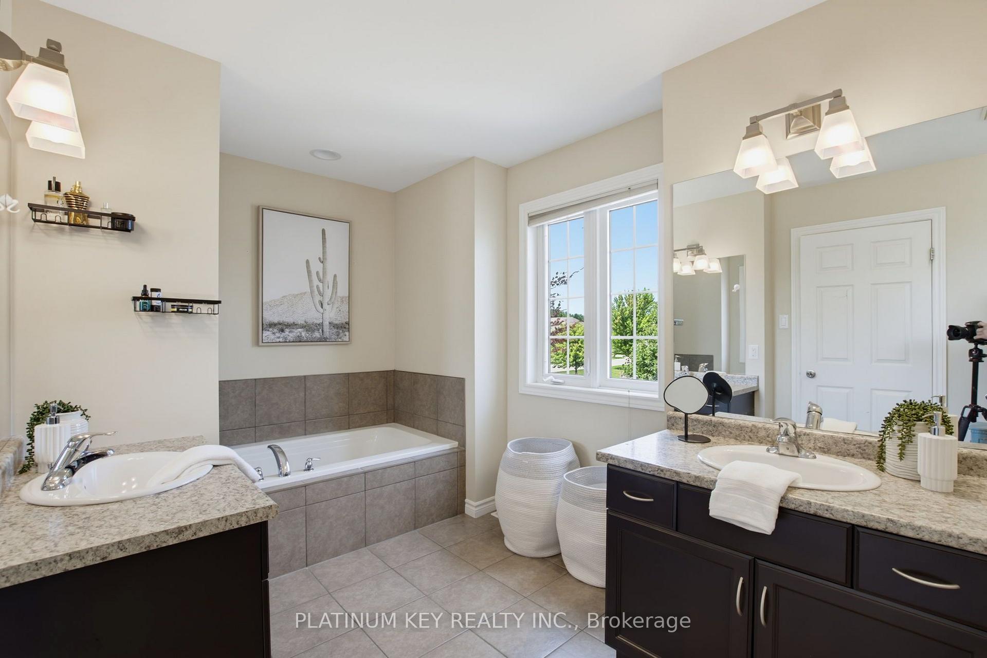 Photo 24 of 114 Jenna Drive, Strathroy-Caradoc, NW — HOMEH