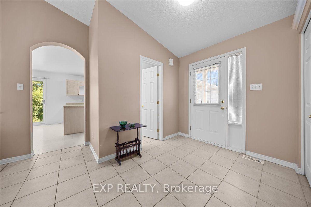 Photo 4 of 113 Grey Fox Drive, Ottawa, Huntley Ward (North West) — HOMEH