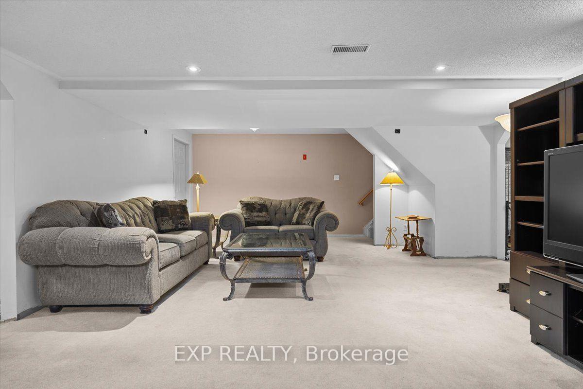 Photo 35 of 113 Grey Fox Drive, Ottawa, Huntley Ward (North West) — HOMEH