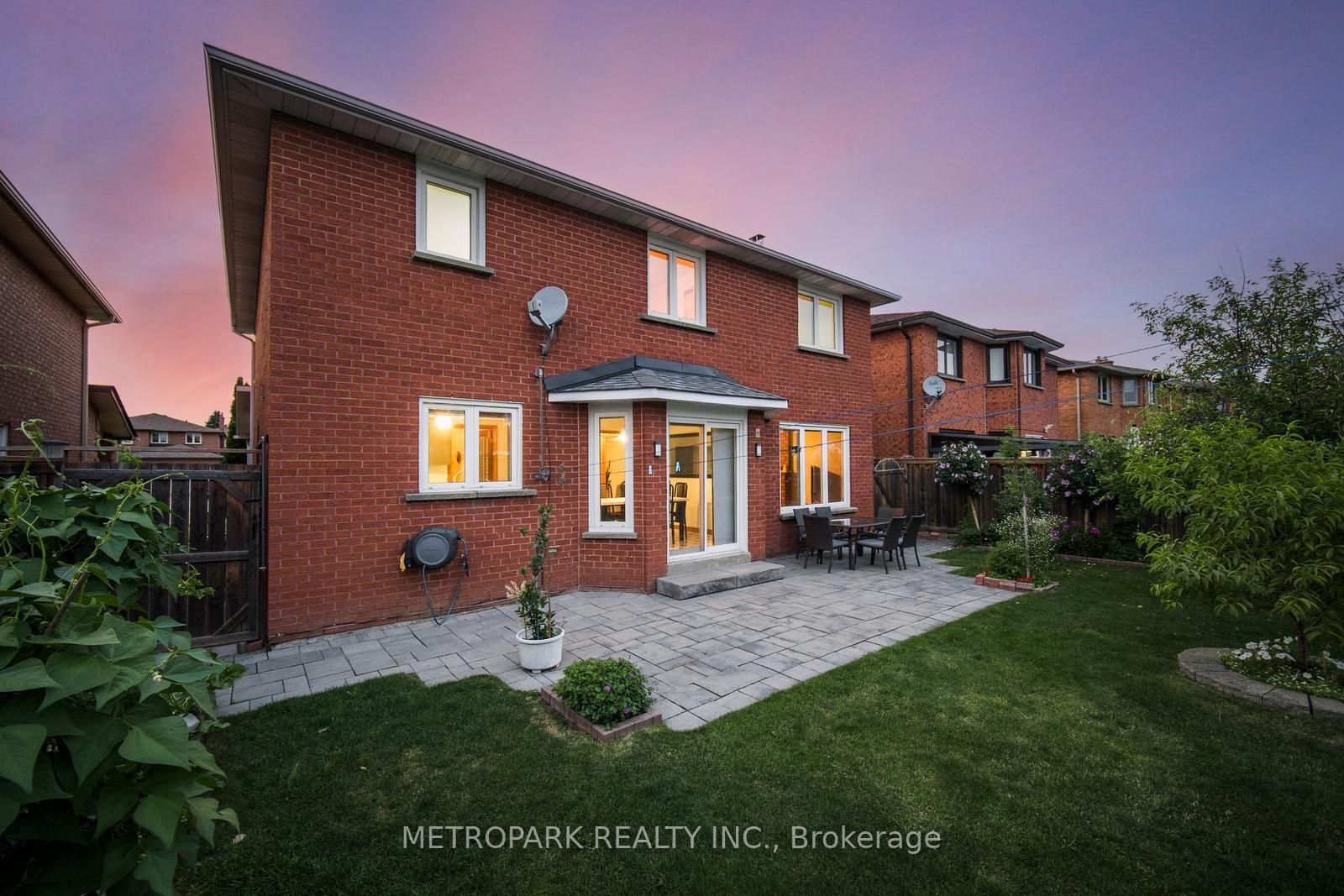 Photo 3 of 87 Belview Avenue, Vaughan, East Woodbridge — HOMEH