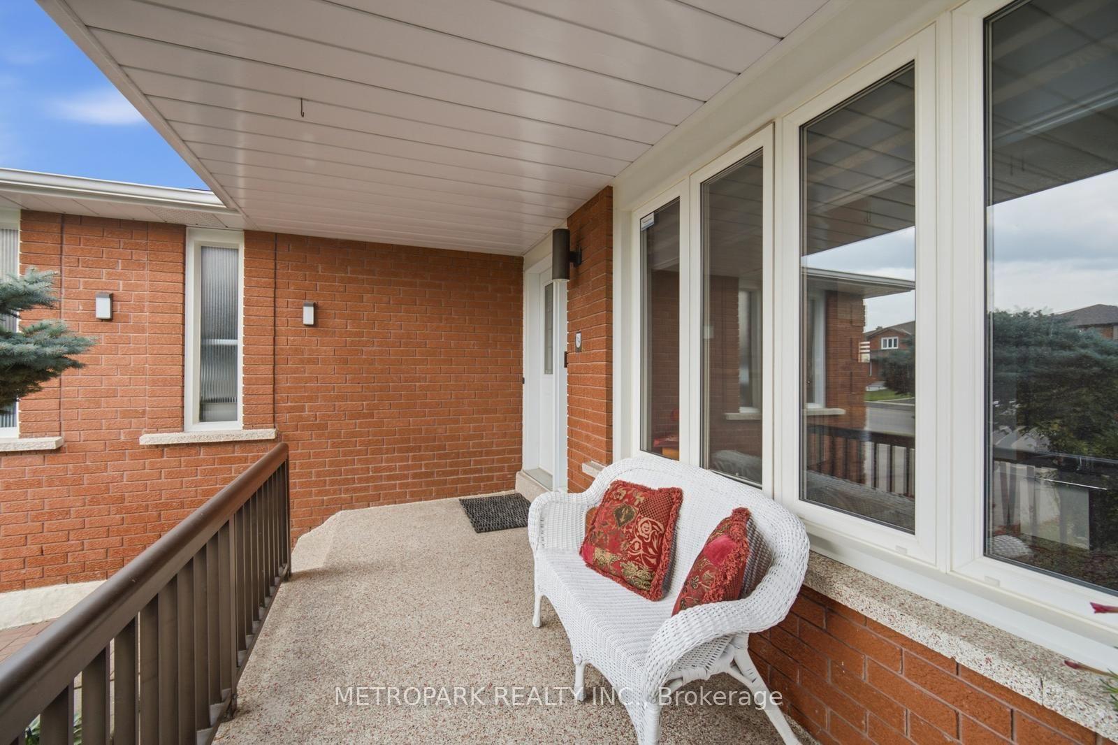 Photo 7 of 87 Belview Avenue, Vaughan, East Woodbridge — HOMEH
