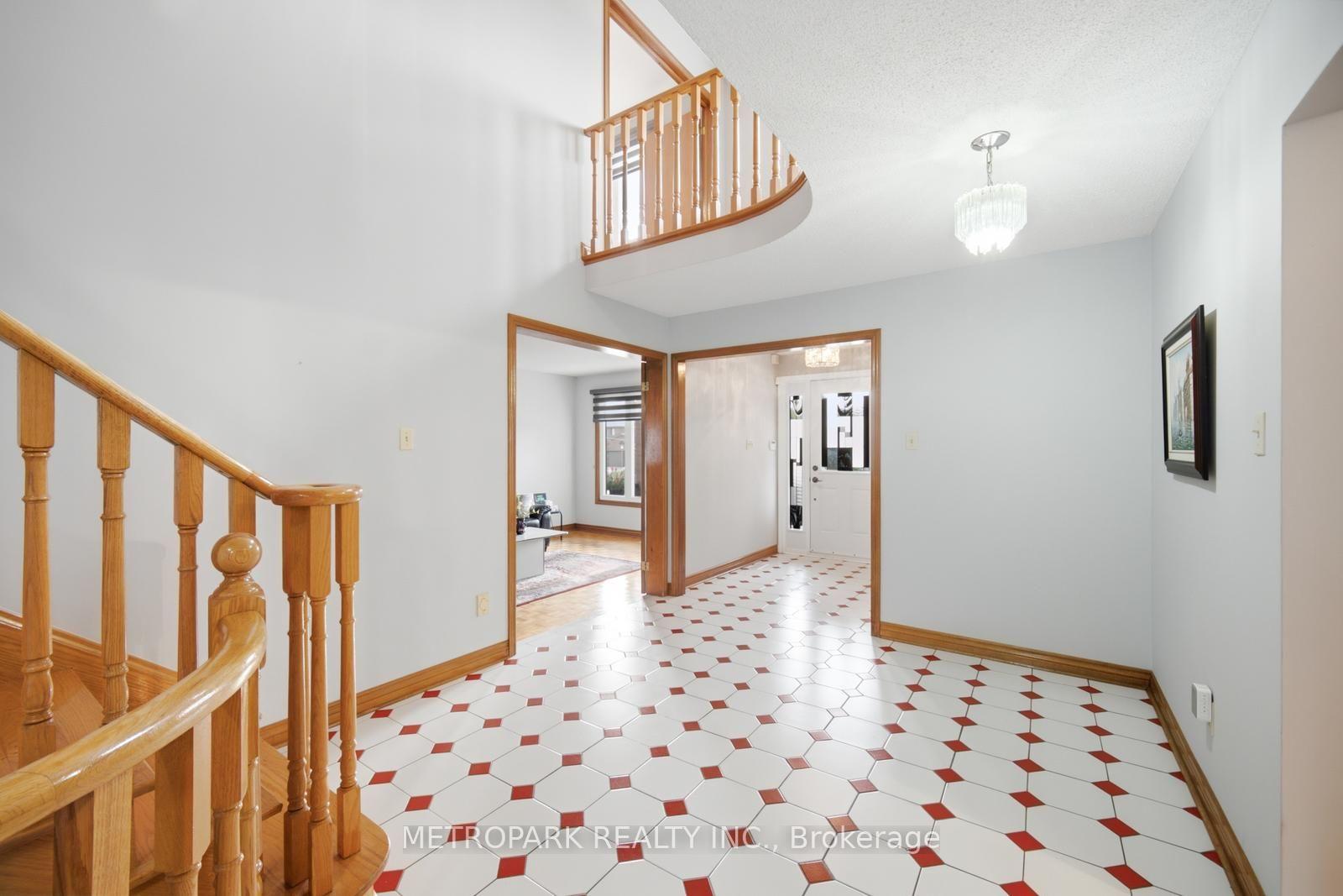 Photo 11 of 87 Belview Avenue, Vaughan, East Woodbridge — HOMEH