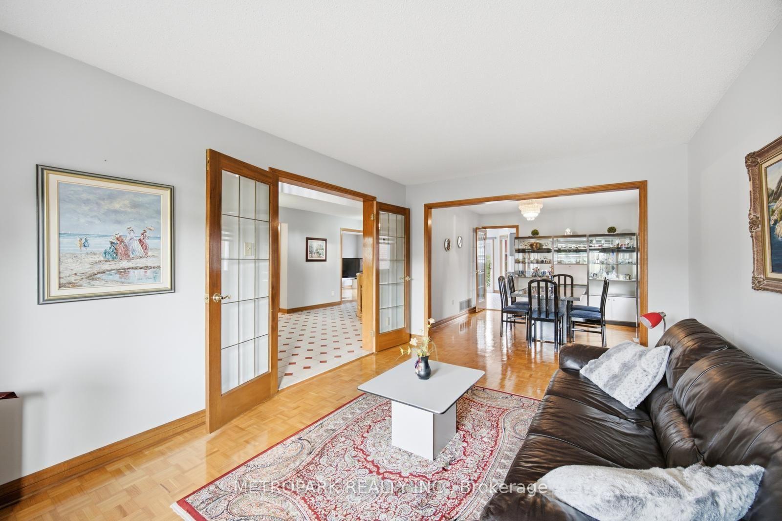 Photo 13 of 87 Belview Avenue, Vaughan, East Woodbridge — HOMEH