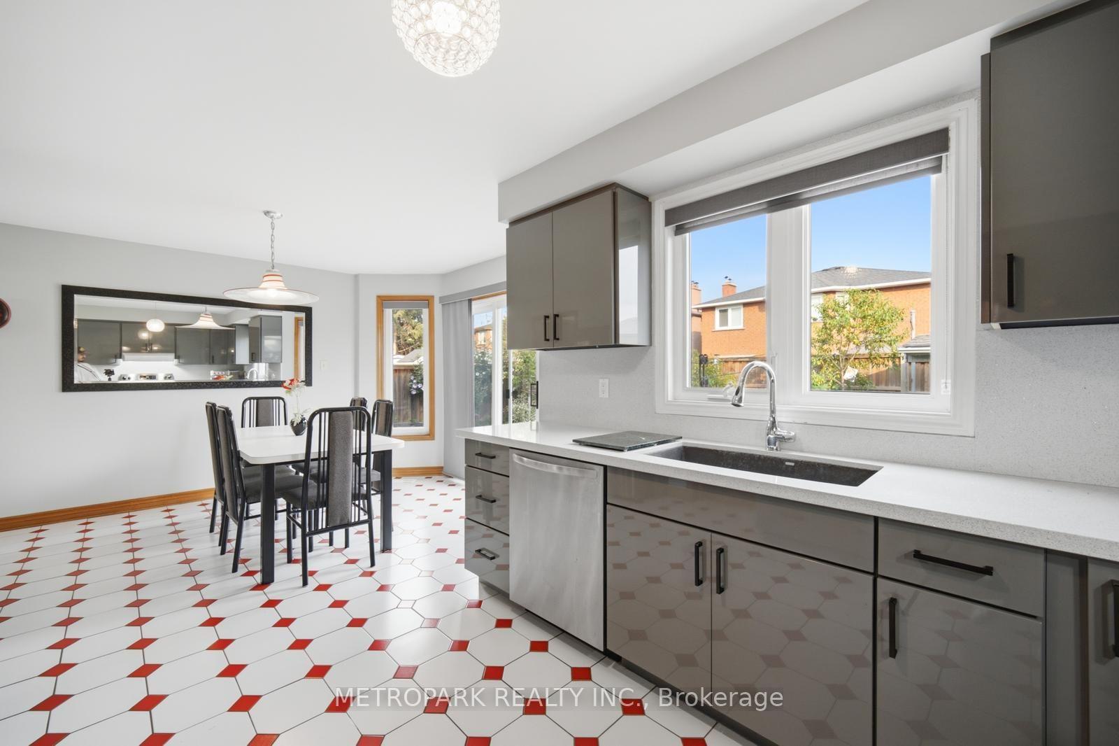 Photo 18 of 87 Belview Avenue, Vaughan, East Woodbridge — HOMEH