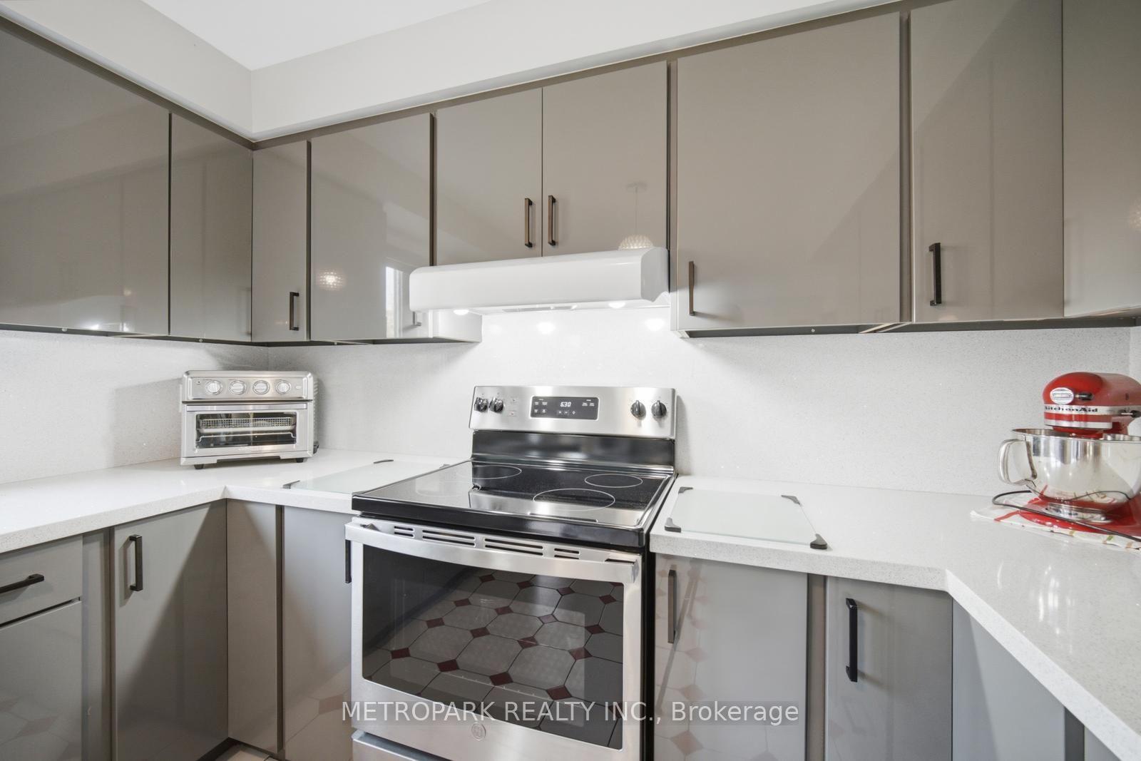 Photo 19 of 87 Belview Avenue, Vaughan, East Woodbridge — HOMEH