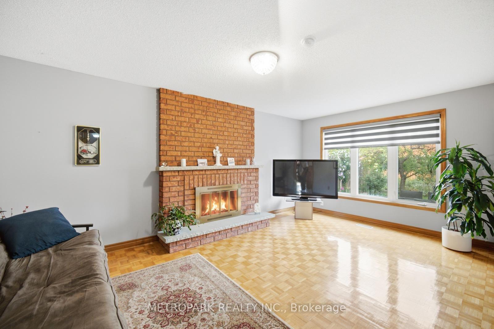 Photo 21 of 87 Belview Avenue, Vaughan, East Woodbridge — HOMEH