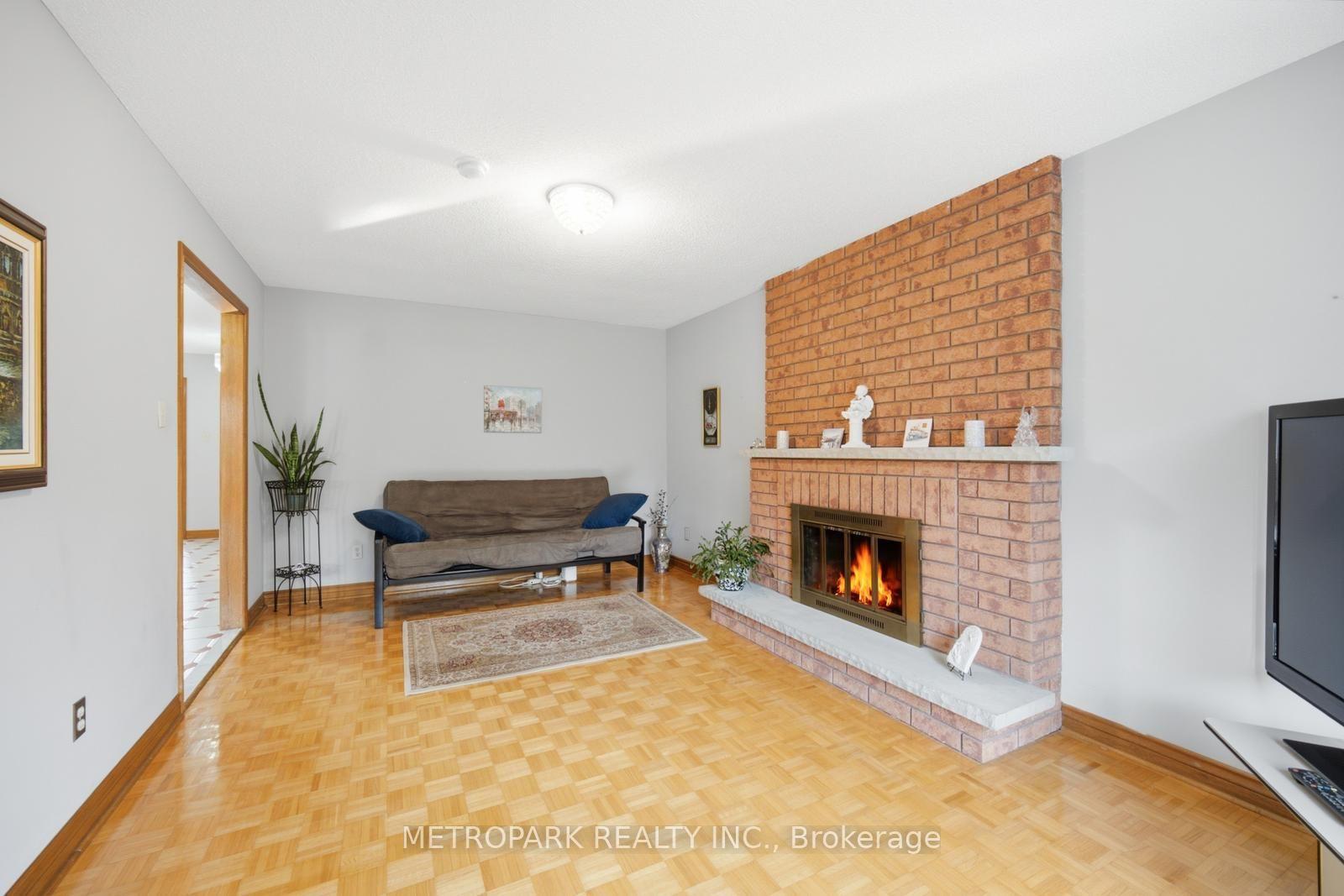 Photo 22 of 87 Belview Avenue, Vaughan, East Woodbridge — HOMEH