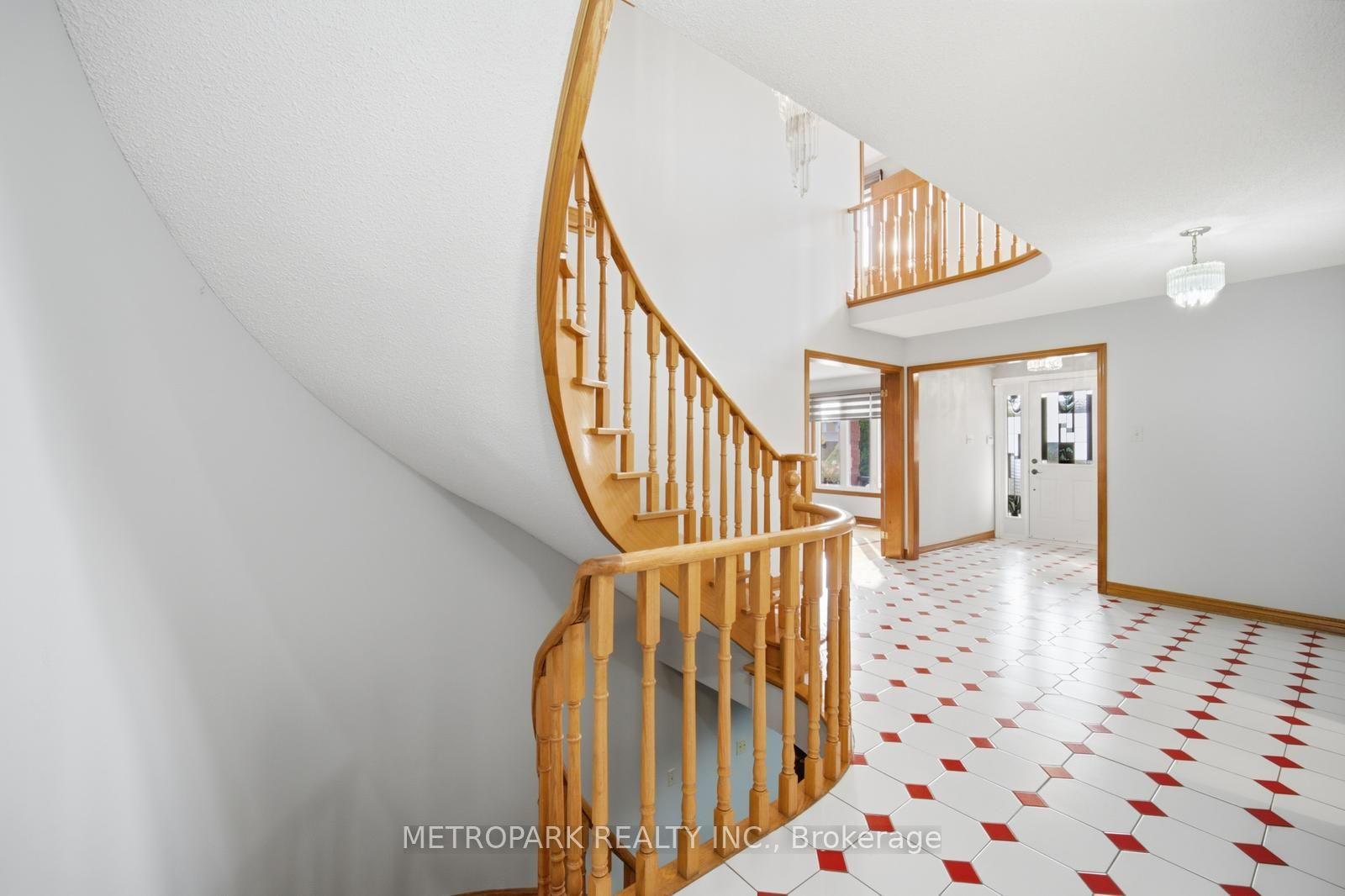 Photo 24 of 87 Belview Avenue, Vaughan, East Woodbridge — HOMEH